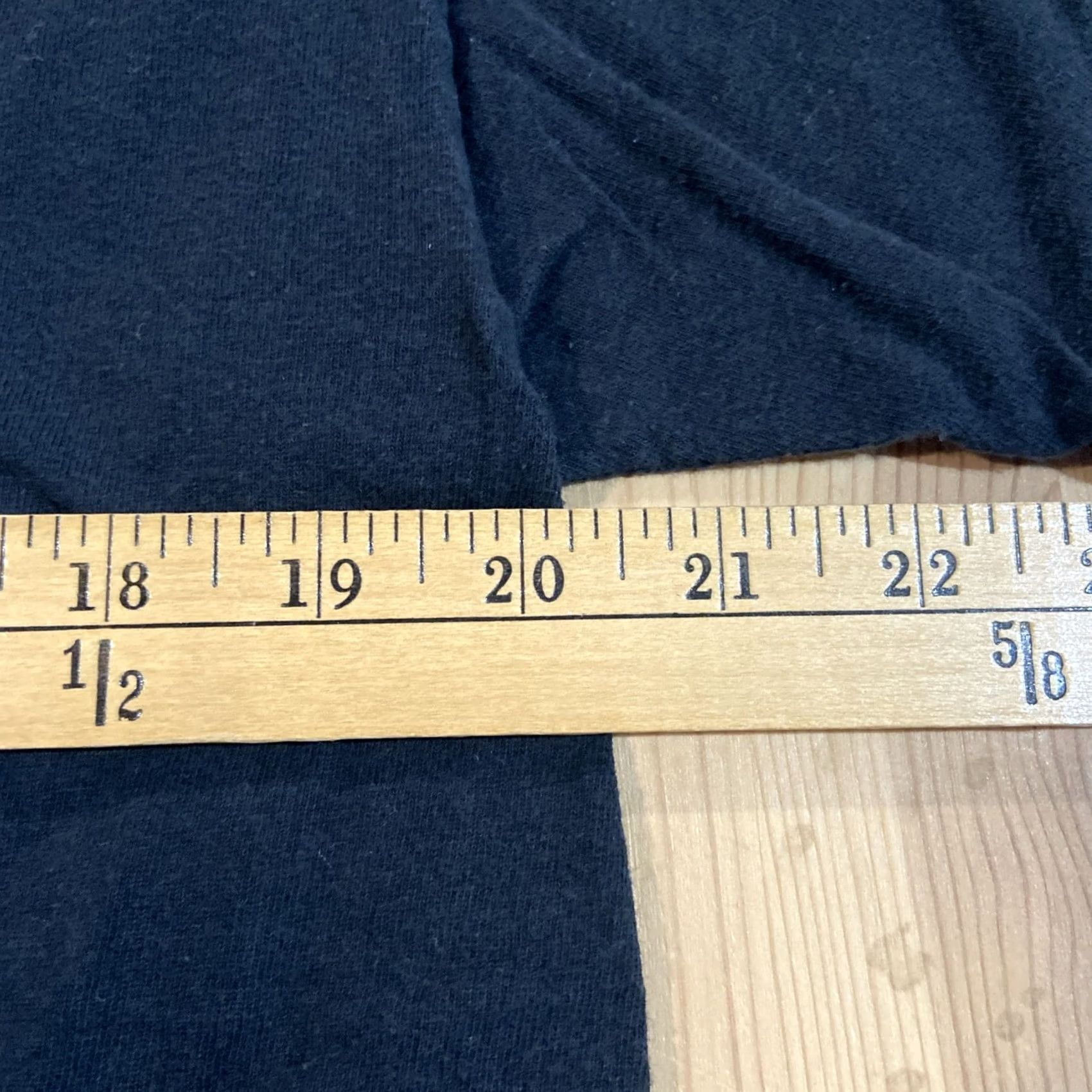 Gildan VINTAGE No, wait: This item is not vintage. (We cannot assume vintage from given data.) Size US L / EU 52-54 / 3 - 3 Thumbnail