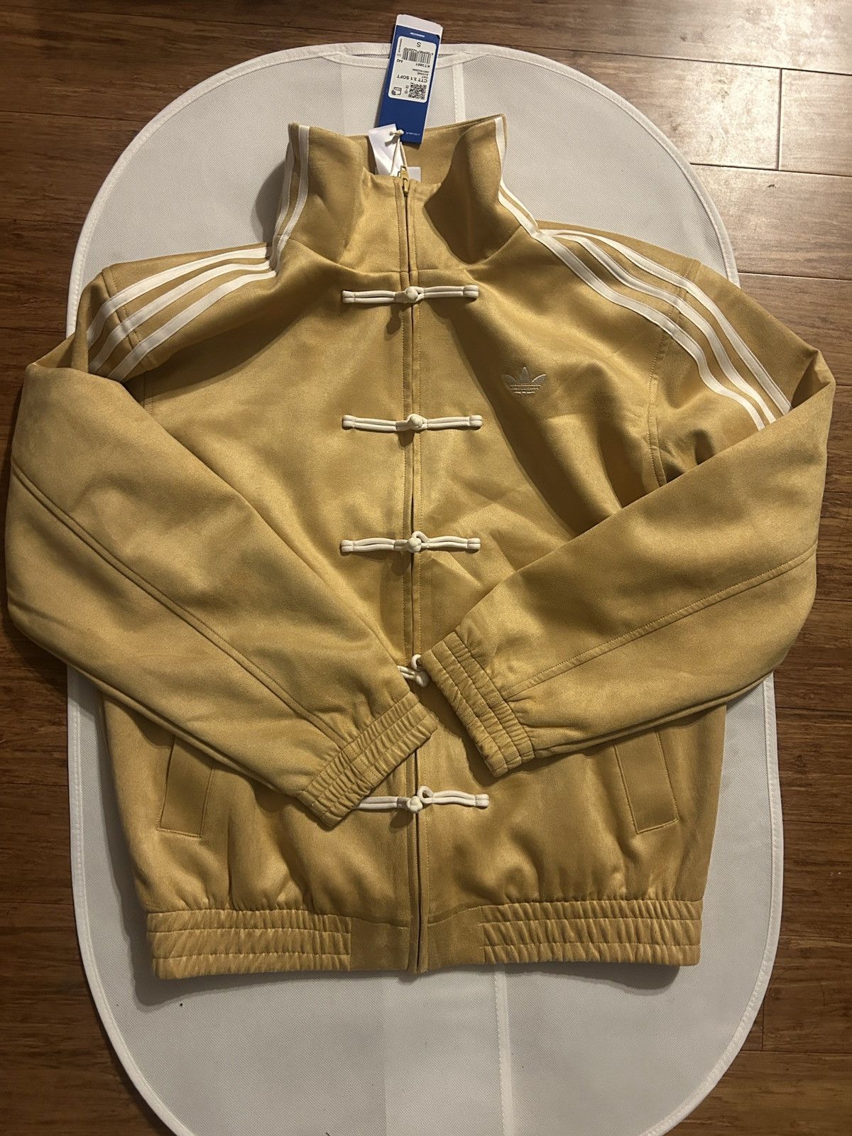 Adidas Adidas Chinese New Year Exclusive Edition Tang Jacket Yellow Size US S / EU 44-46 / 1 - 10 Thumbnail