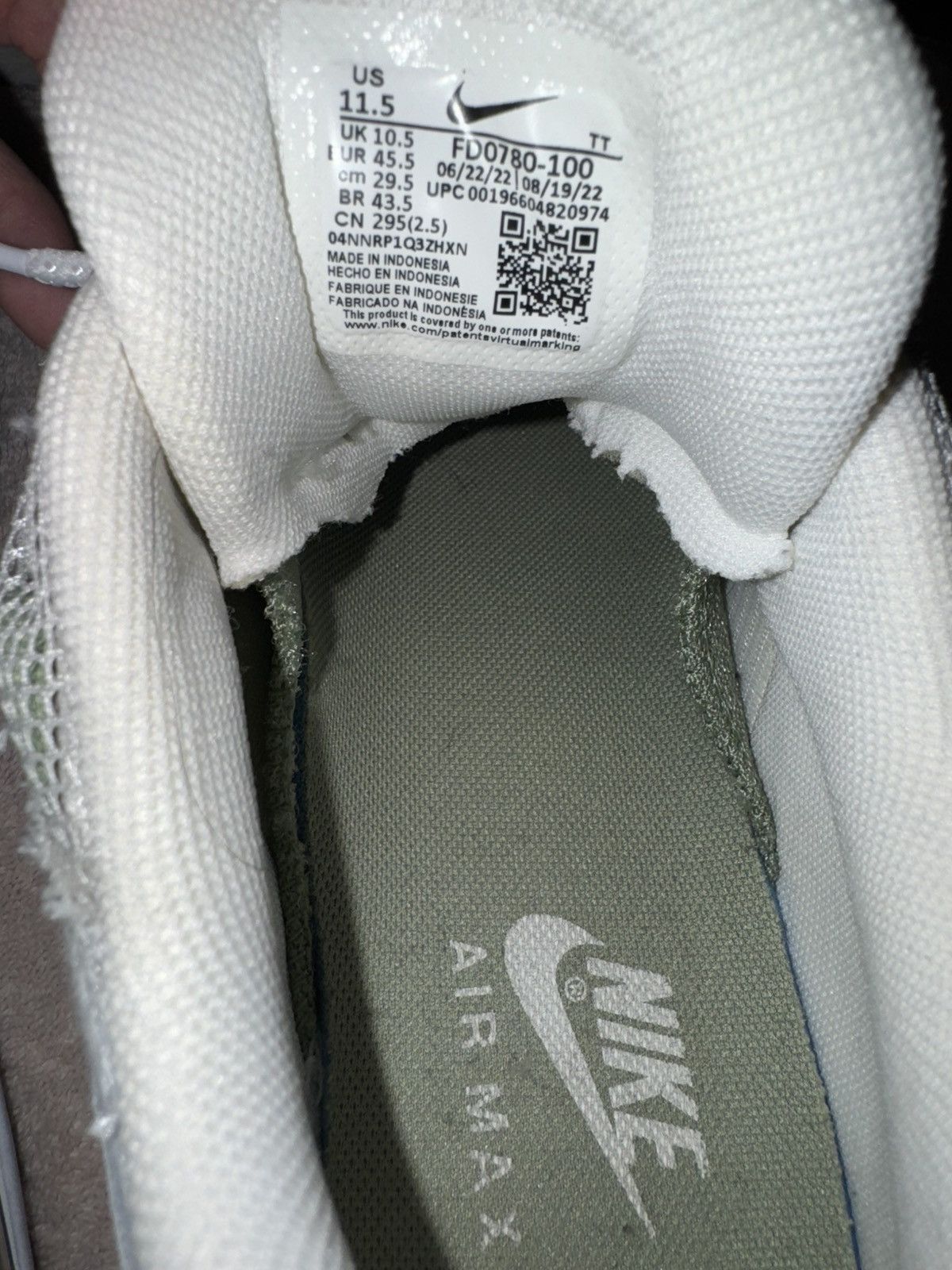 Nike Airmax 95 white oil green Size US 11.5 / EU 44-45 - 6 Thumbnail