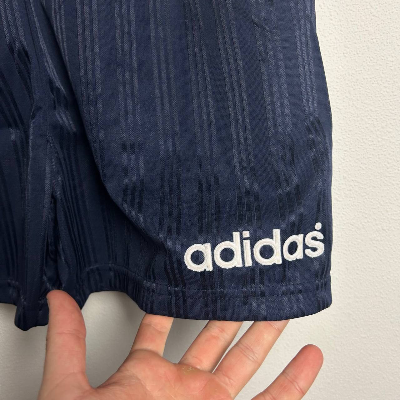 Adidas Vintage Adidas 90s Small logo sportswear shorts size S Size US 30 / EU 46 - 2 Thumbnail