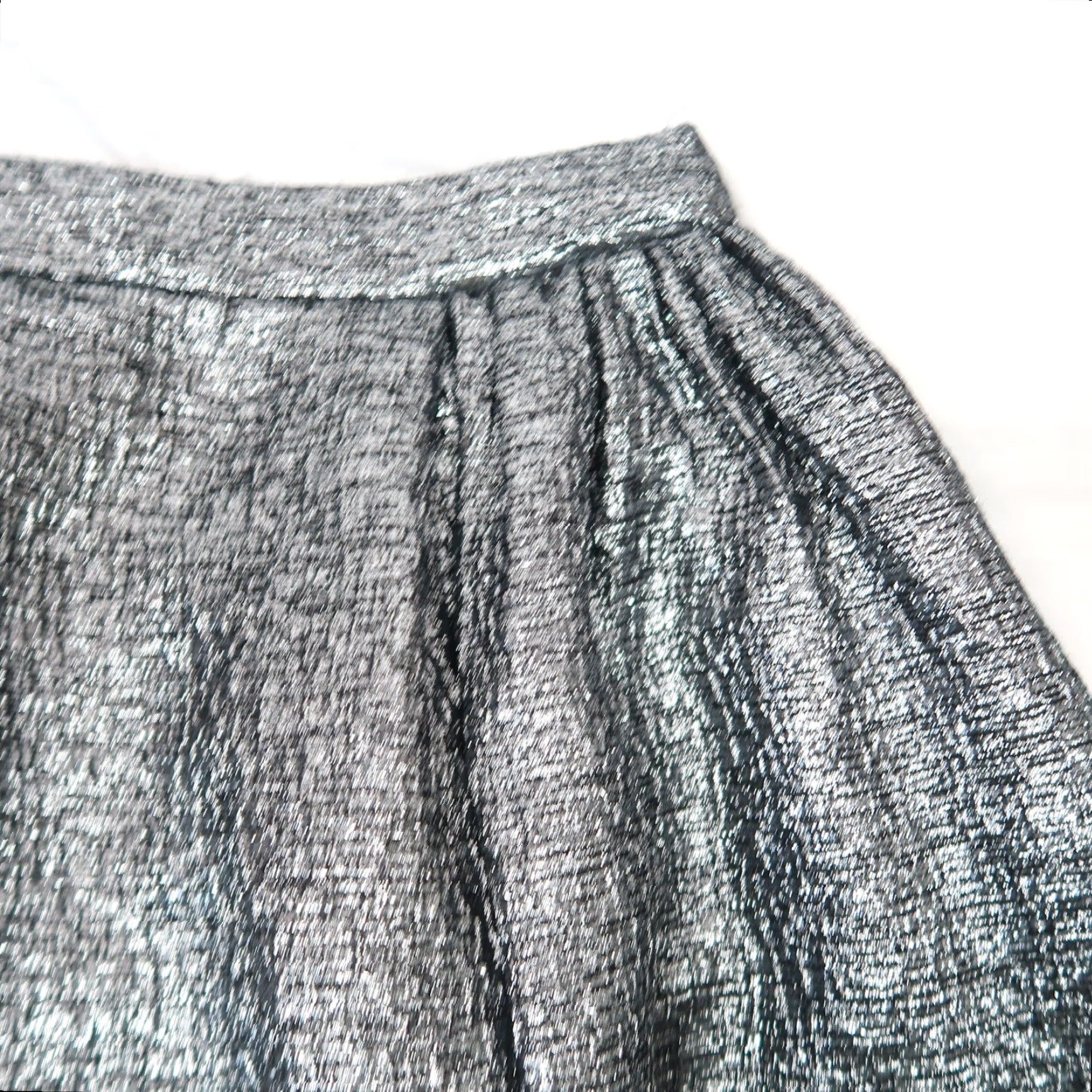 Vintage Kate Spade Aimee Gunmetal Metallic Silver Mini Pleated Bubble Skirt 6 Women Wool Nylon Formal Party/Cocktail Short Zip Silk Cotton Lined Size 28" / US 6 / IT 42 - 2 Thumbnail