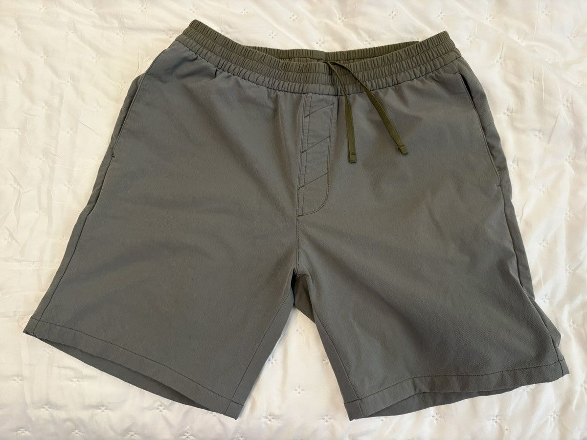 Outdoor Voices Outdoor Voices RecTrek 7” Short (size small ~30W) Size US 30 / EU 46 - 1 Thumbnail