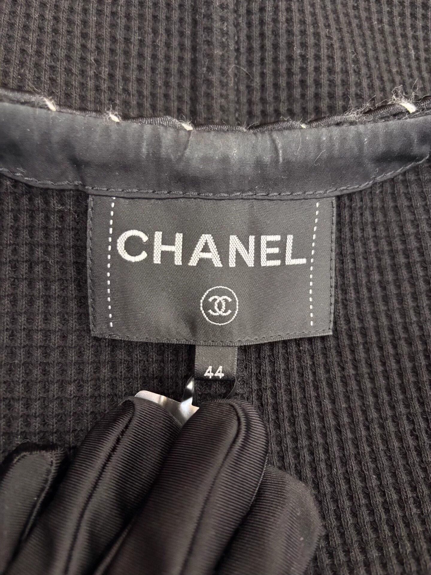 Chanel Chanel Resort Waffle Black Cardigan CC Crystal Buttons Size L / US 10 / IT 46 - 6 Thumbnail