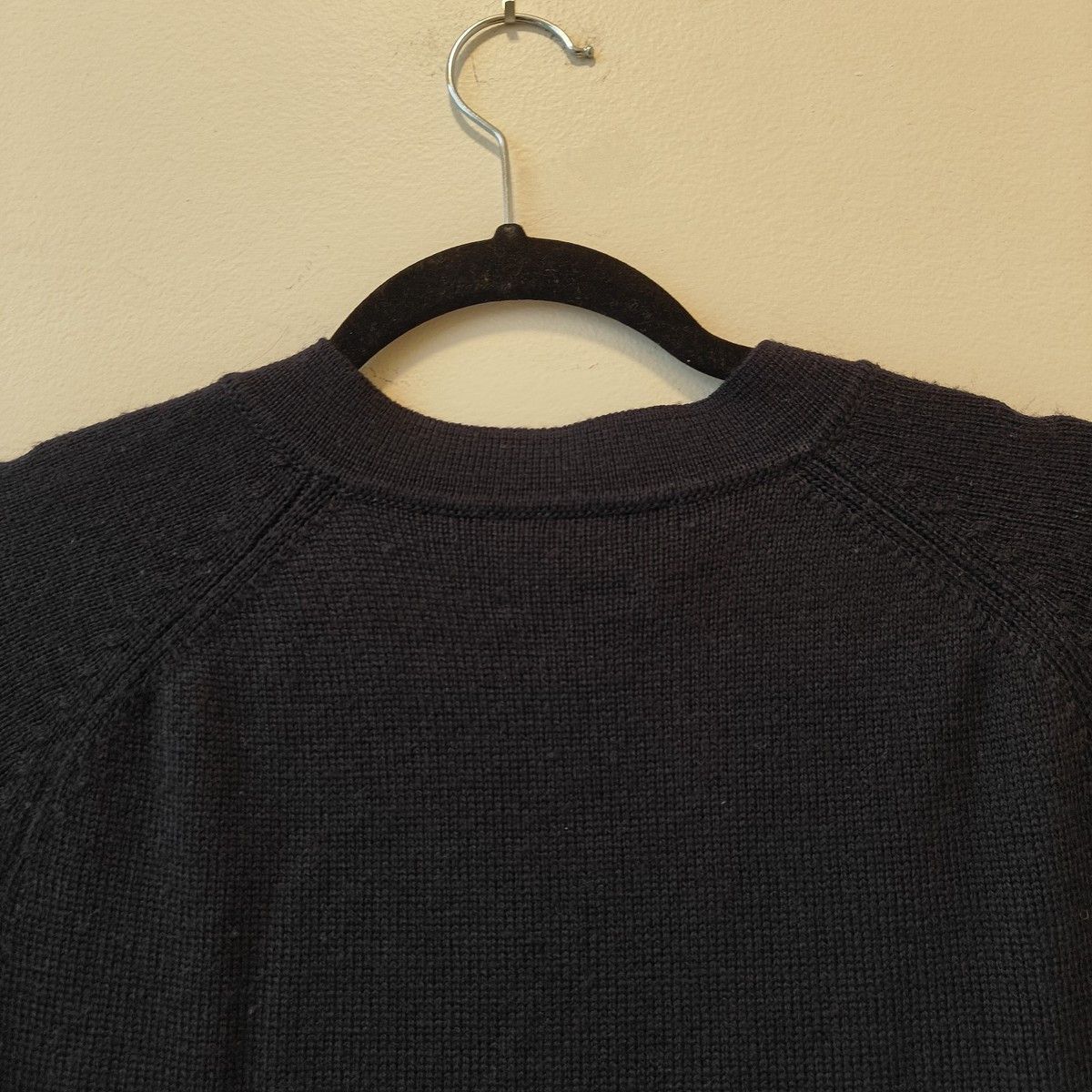 Drake's black merino wool v neck sweater size m fits s Italy Size US M / EU 48-50 / 2 - 10 Thumbnail