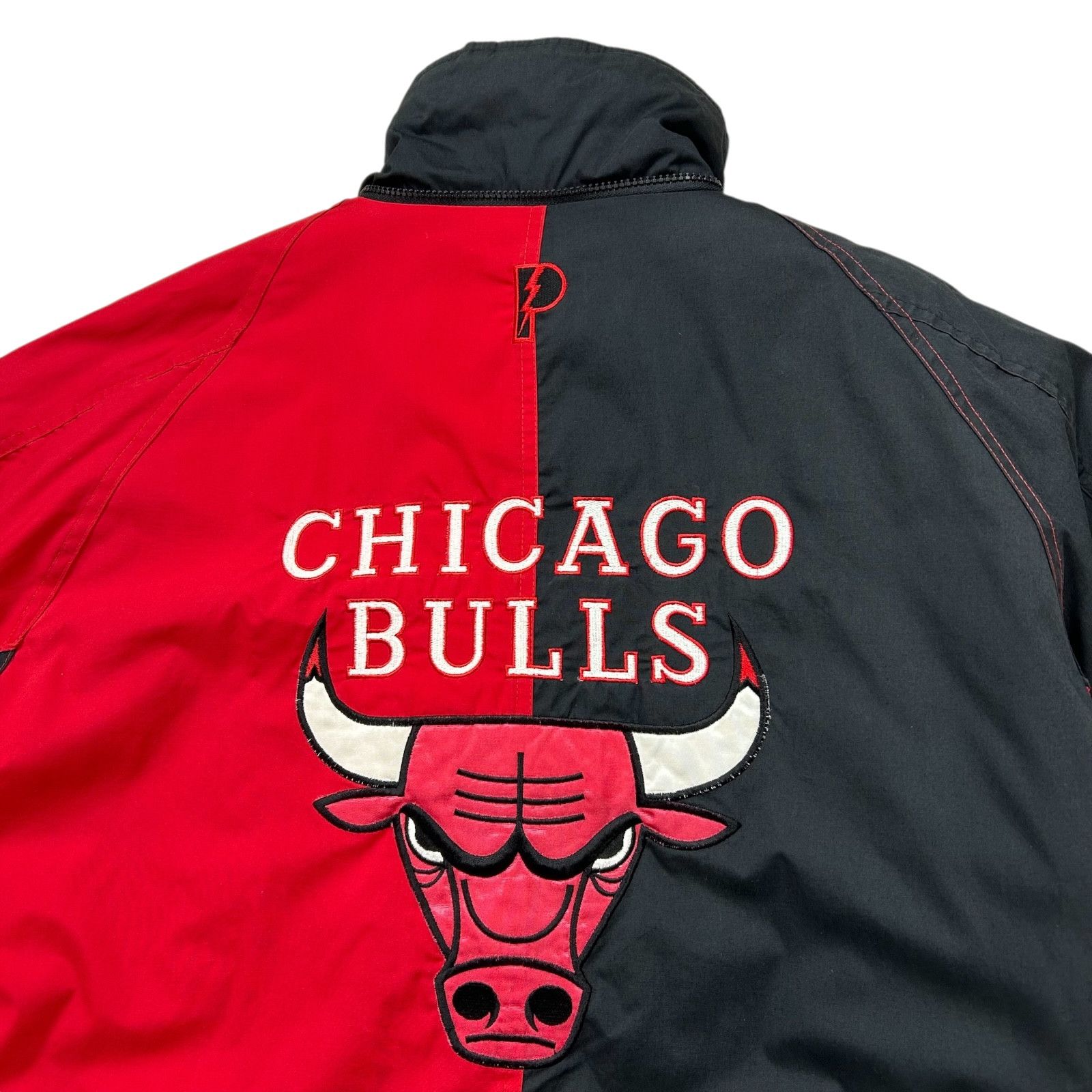 NBA VTG 90s NBA CHICAGO BULLS PRO PLAYER PUFFER JACKET COAT Size US L / EU 52-54 / 3 - 3 Thumbnail
