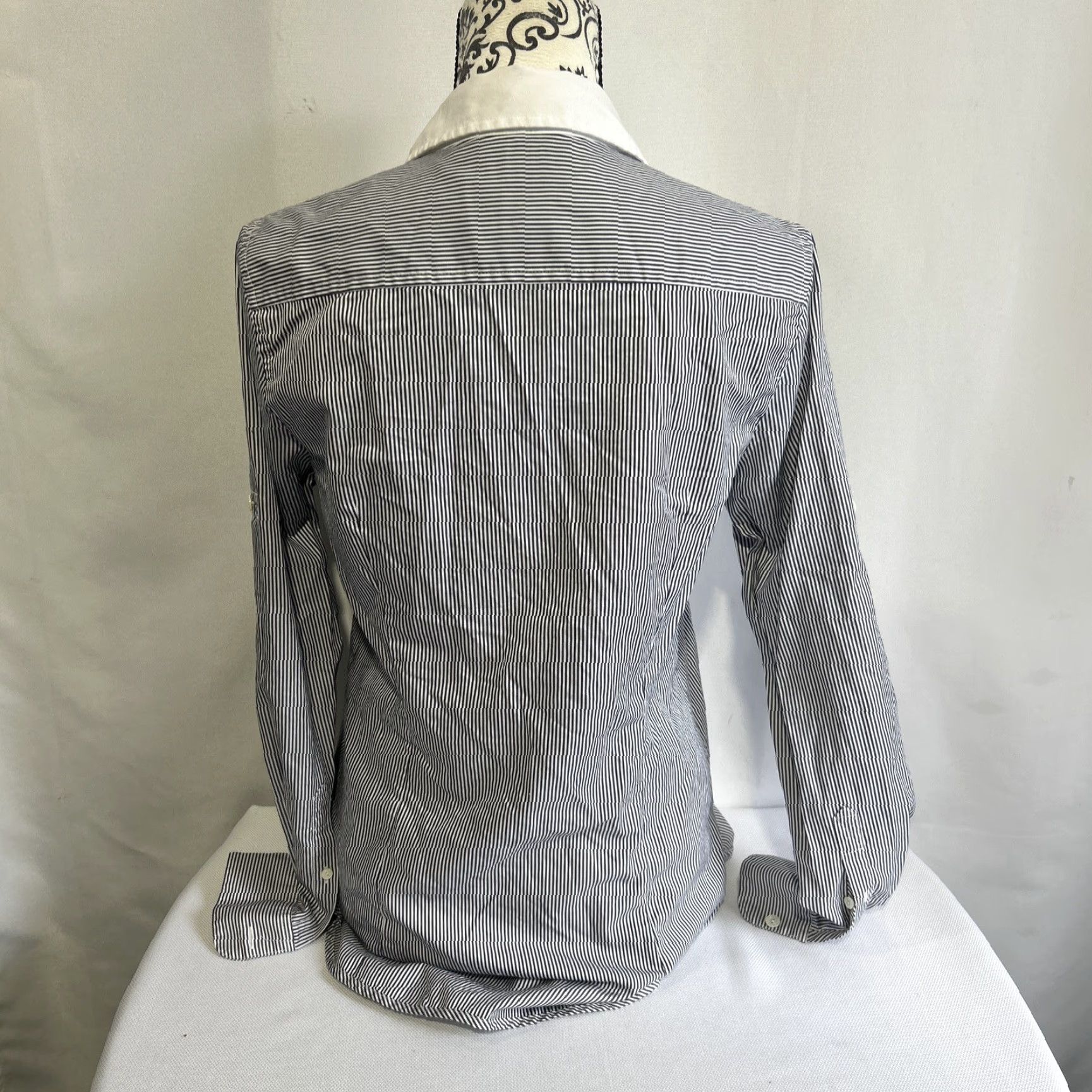 J.Crew J.Crew Button-Up Shirt Women’s Size 2 Long Sleeve Blue White Striped Shirt Long Sleeves Women Size XS / US 0-2 / IT 36-38 - 4 Thumbnail