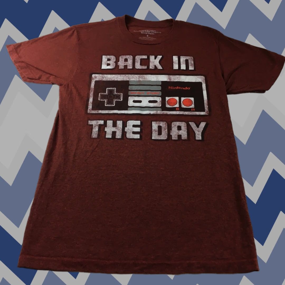 Nintendo Nintendo T-Shirt Mens S Back In The Day Distressed Red 90s Super Nintendo Controller Graphical Tee - Sz S EUC Size US S / EU 44-46 / 1 - 1 Thumbnail