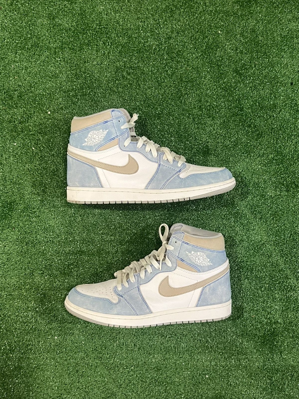 Jordan Brand Jordan 1 “Hyper Royal” Size US 12 / EU 45 - 1 Thumbnail