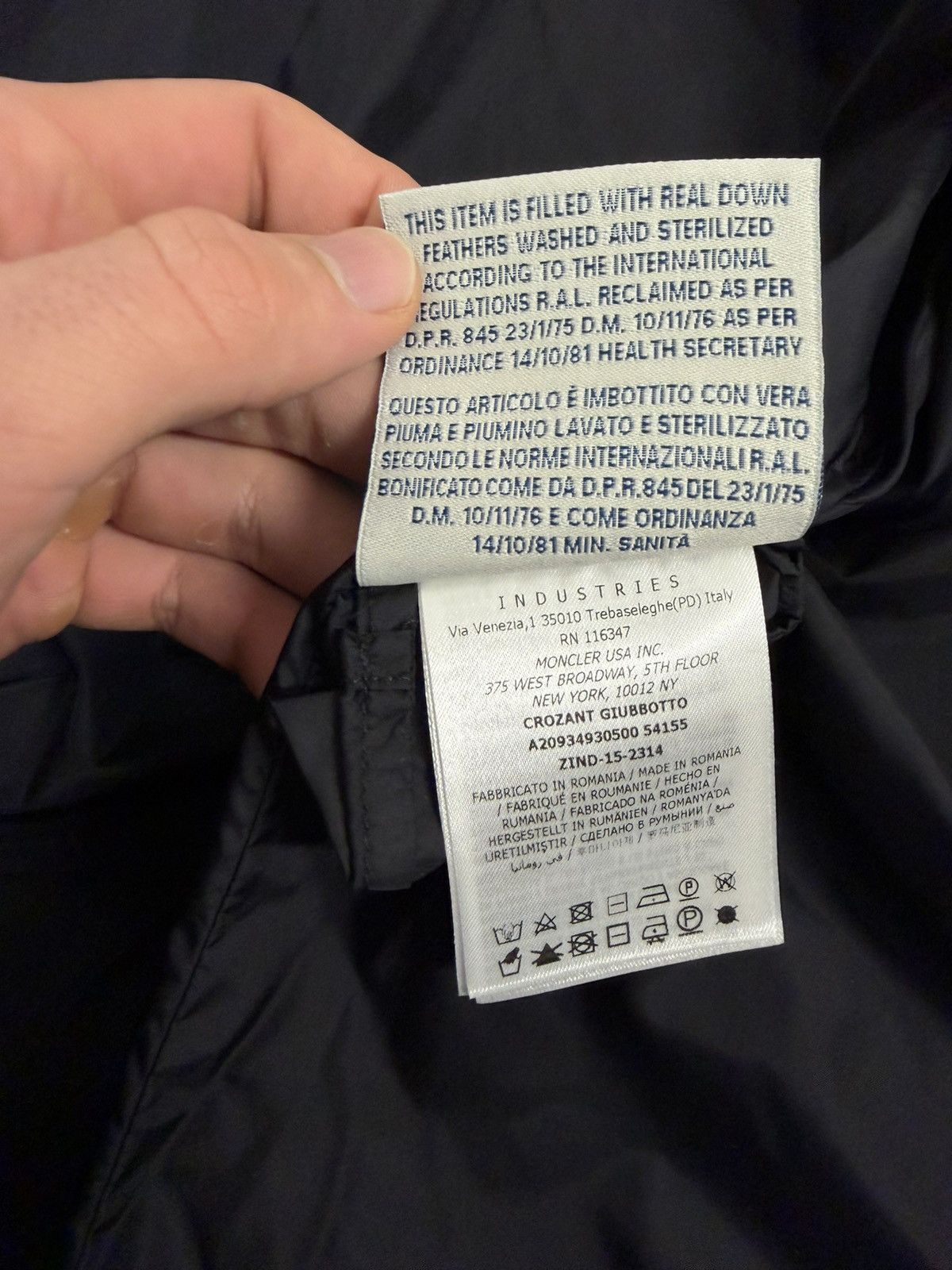 Moncler Moncler CROZANT GIUBBOTTO CROZANT JACKET Size L / US 10 / IT 46 - 15 Thumbnail