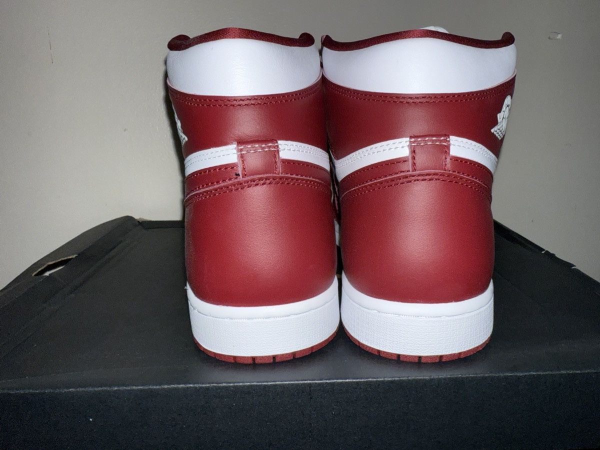 Jordan Brand Nike Air Jordan Retro 1 Artisanal Team Red NEW w/Xtra laces! Size US 11.5 / EU 44-45 - 9 Thumbnail