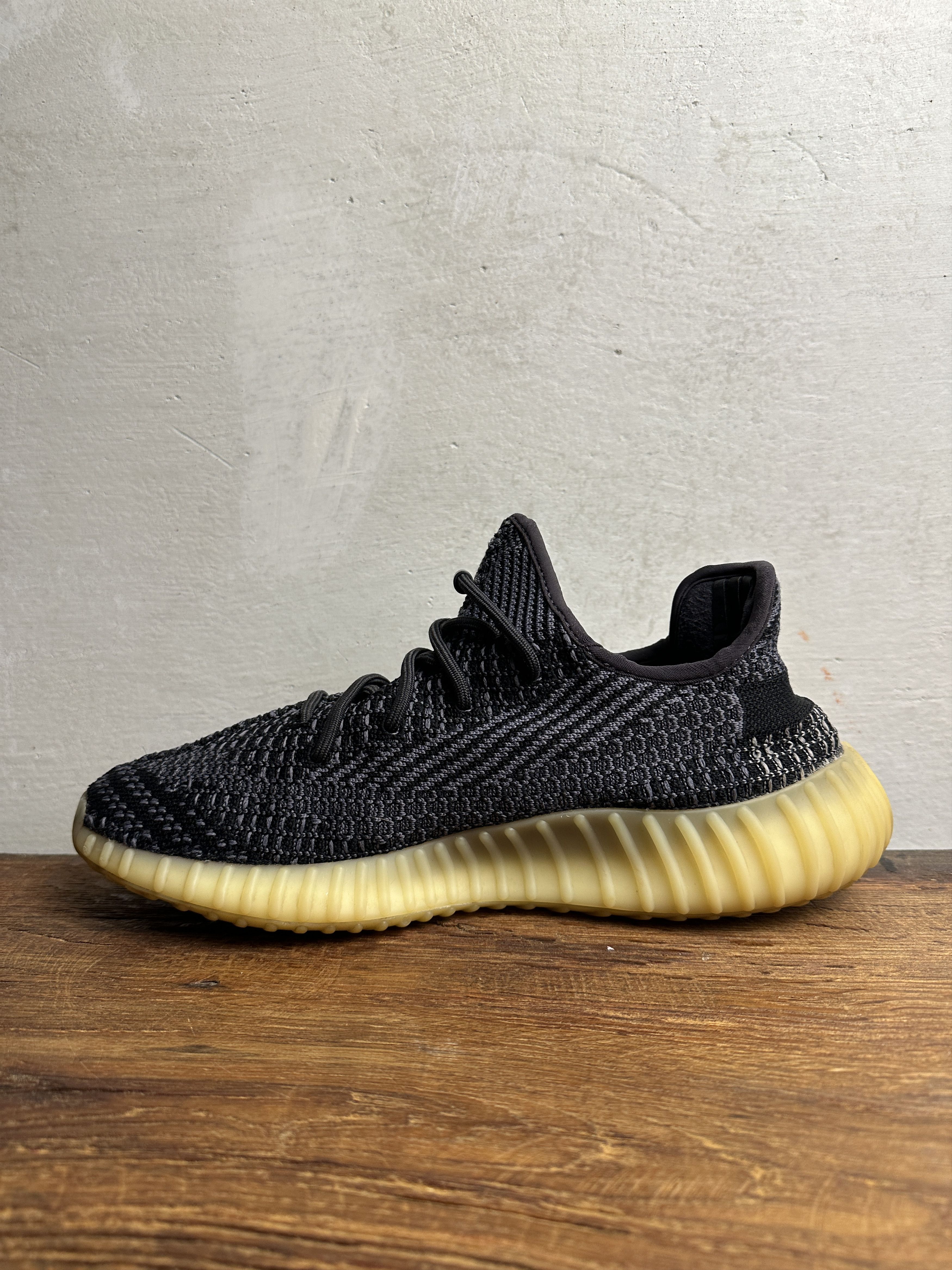 Adidas Adidas Yeezy Boost 350 V2 Carbon Size US 11 / EU 44 - 3 Thumbnail