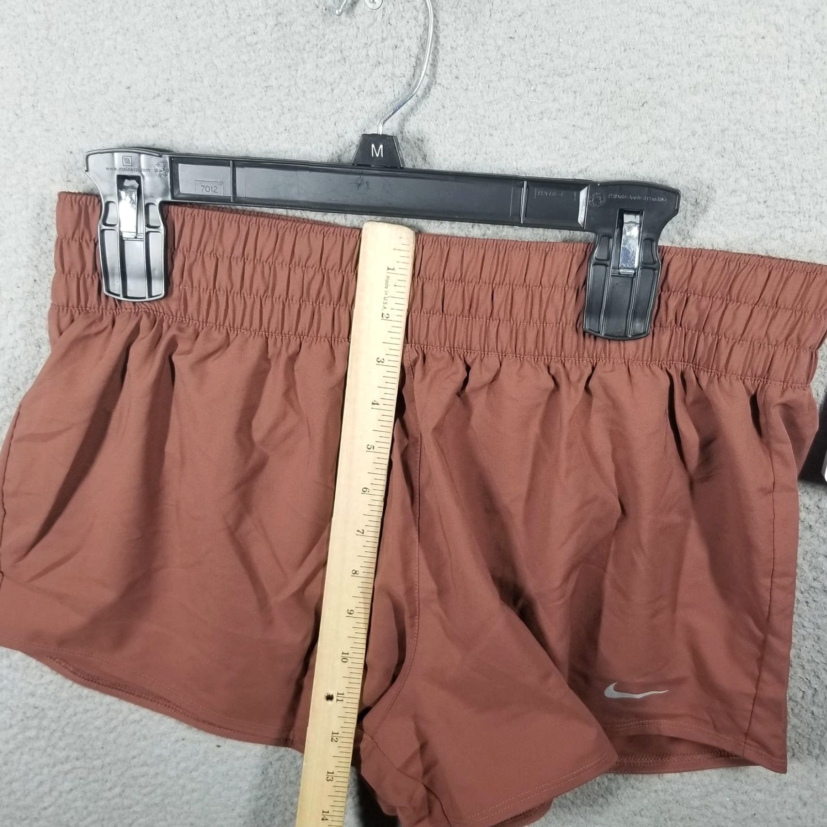 Nike VINTAGE NIKE Womens Dri-FIT 3" Brief Shorts DX6010-218 Brown NWT (if vintage? wait) Size 36" / US 14 / IT 50 - 6 Thumbnail