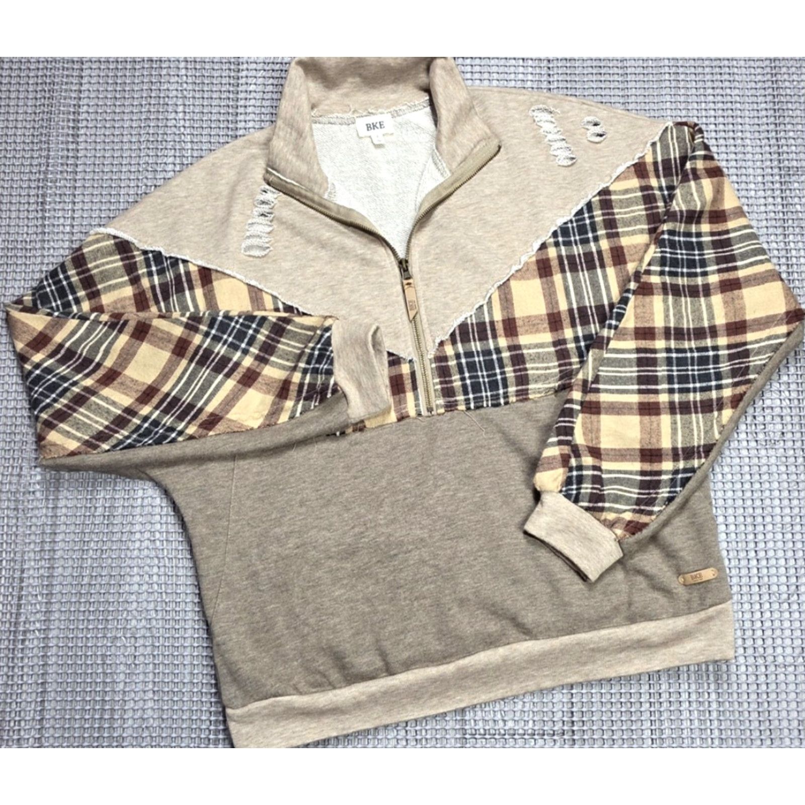BKE BKE Destructed Mock Neck Plaid Distressed Quarter Zip Long Sleeve Pullover S Shirt Women Brown 1/4 Zip Pullover Distressed Plaid Embroidered Zipper Size S / US 4 / IT 40 - 2 Thumbnail