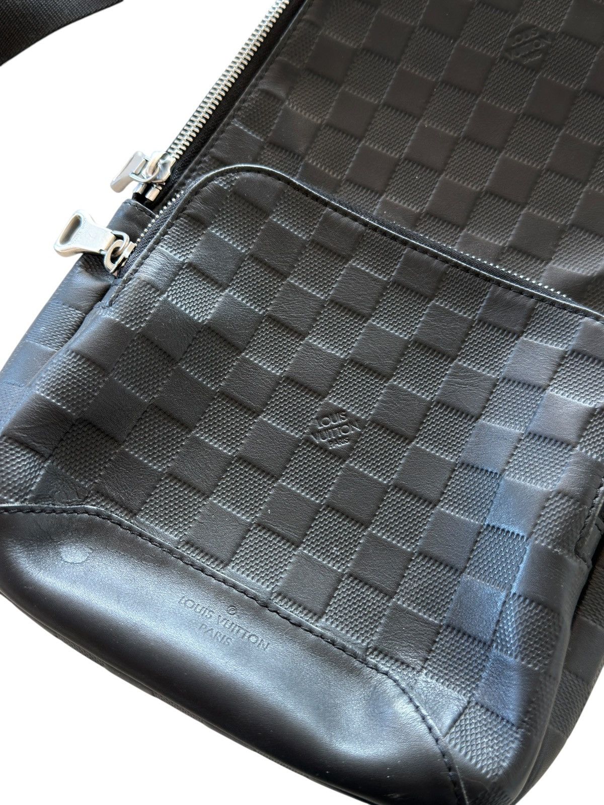 Louis Vuitton Louis Vuitton Damier Infini Black Leather Avenue Sling Bag Size ONE SIZE - 6 Thumbnail
