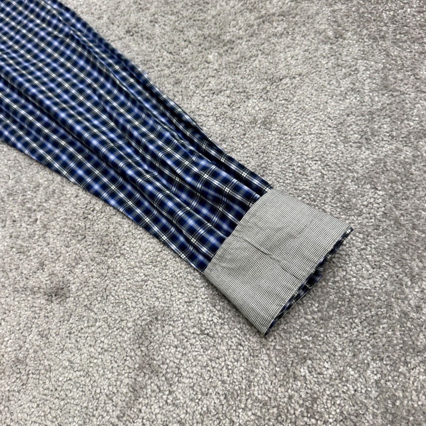 Banana Republic Banana Republic Button-Down Shirt Men Small Blue Plaid Cotton Long Sleeve Casual Regular Fit Womens? No Size US S / EU 44-46 / 1 - 7 Thumbnail