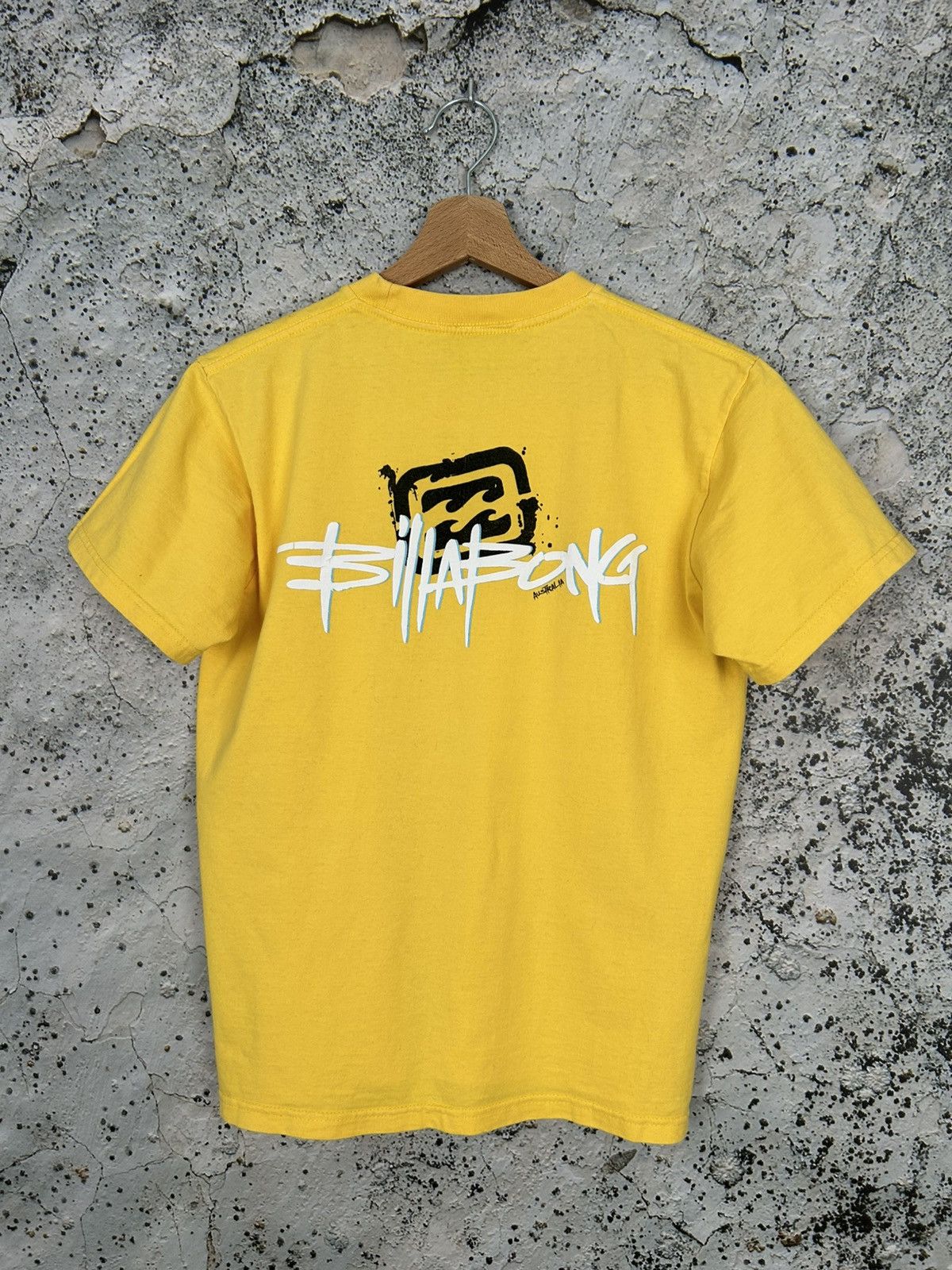Billabong Vintage Billabong Surf Skate Graphic Tee Streetwear Y2K 00s Size US S / EU 44-46 / 1 - 1 Thumbnail