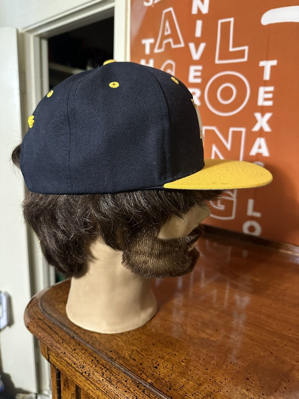 NCAA × Vintage Vintage NCAA Marquette University “yellow & blue” hat 00s Size ONE SIZE - 3 Thumbnail