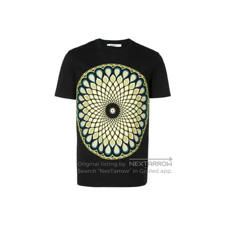 Givenchy Givenchy Men's Printed Short Sleeve T-Shirt. Size US XL / EU 56 / 4 - 1 Thumbnail