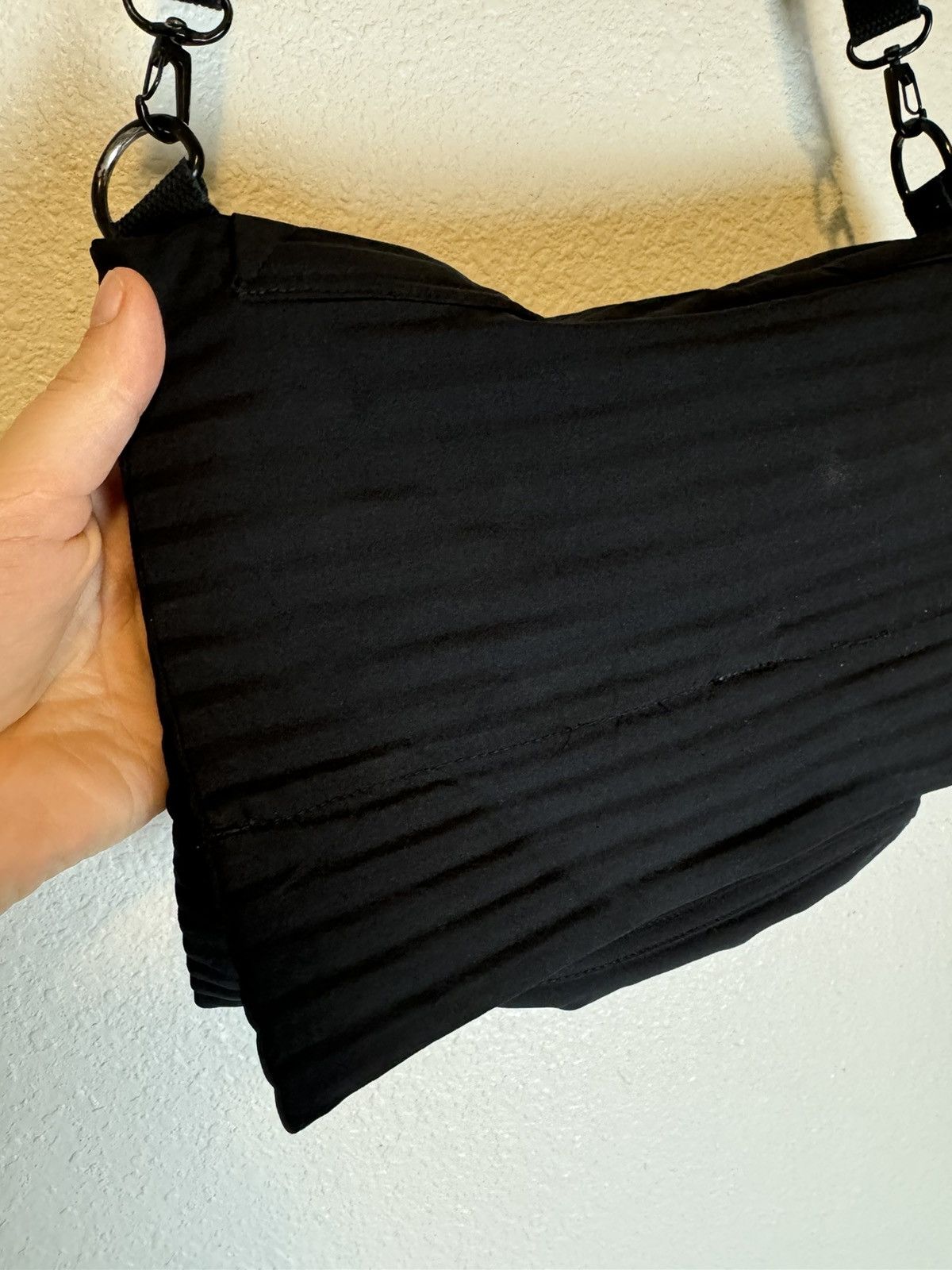 Homme Plisse Issey Miyake Homme Plisse Issey Miyake Black Pleats Flat Bag Size ONE SIZE - 3 Thumbnail