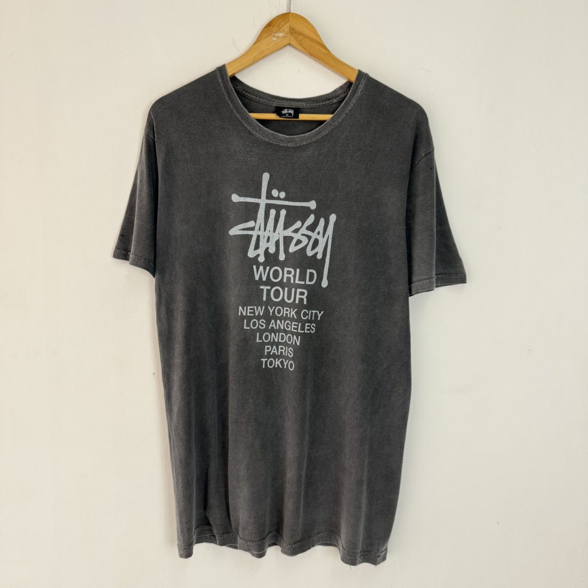 Stussy Stussy World Tour. Size US M / EU 48-50 / 2 - 1 Thumbnail