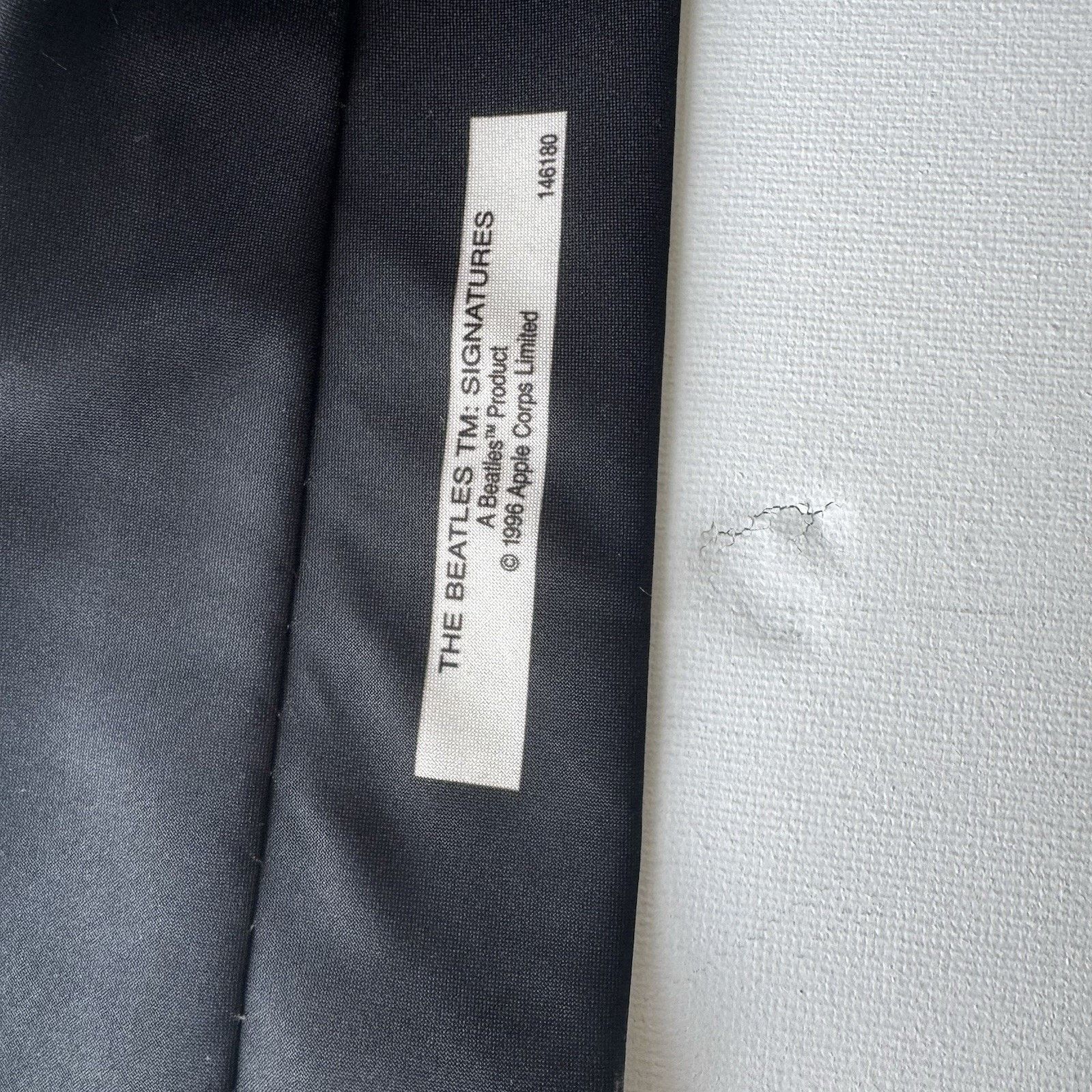 Ralph Marlin Ralph Marlin x The Beatles “Signatures” Tie — Vintage 1990s Size ONE SIZE - 8 Thumbnail