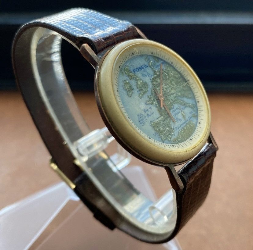 Fossil 1995 FOSSIL EUROPEAN MAP STONE WATCH BW-6742 Size ONE SIZE - 4 Thumbnail