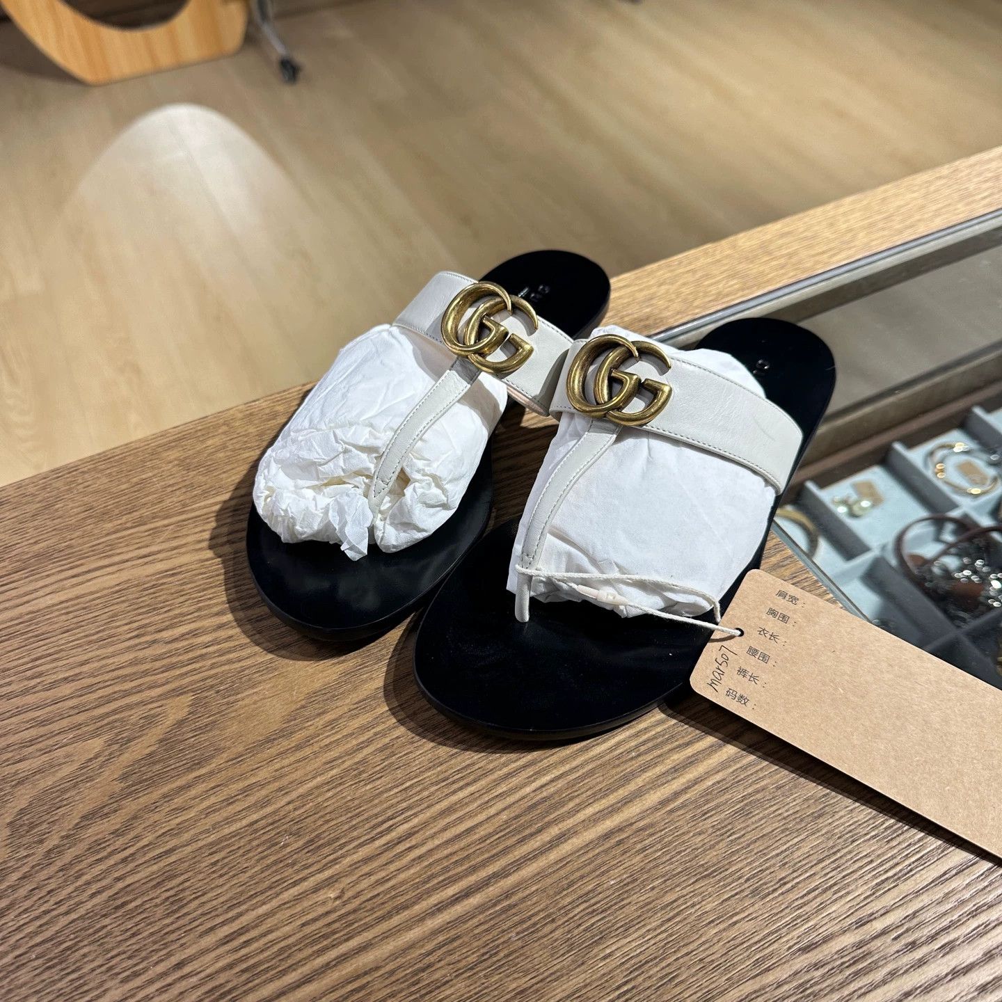 Gucci Gucci Marmont Double G Slipper 36.5 EU mar507 Size US 6 / IT 36 - 1 Thumbnail