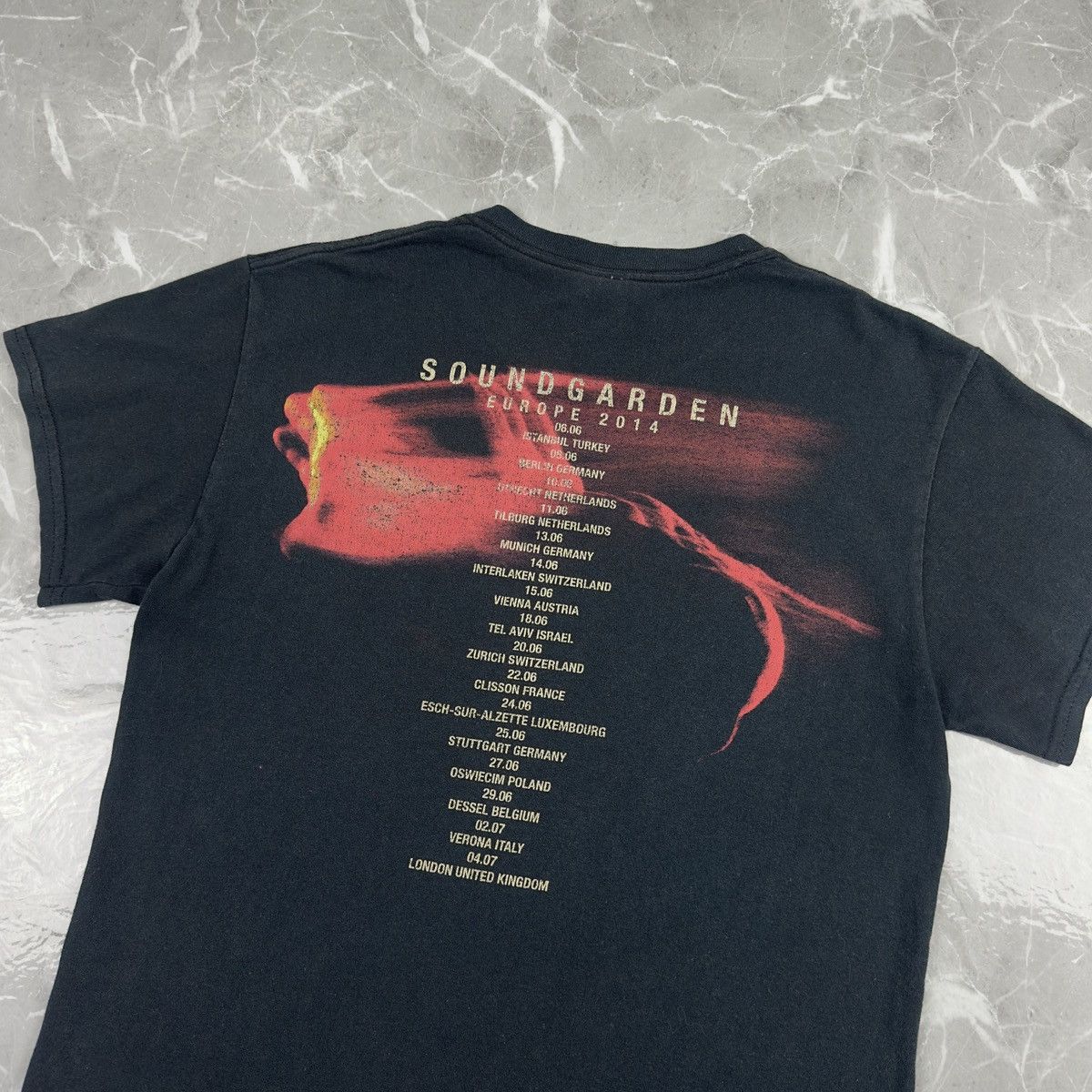 Gildan Vintage Soundgarden Superunknoun Europe Tour 2014 T-Shirt Size US S / EU 44-46 / 1 - 6 Thumbnail
