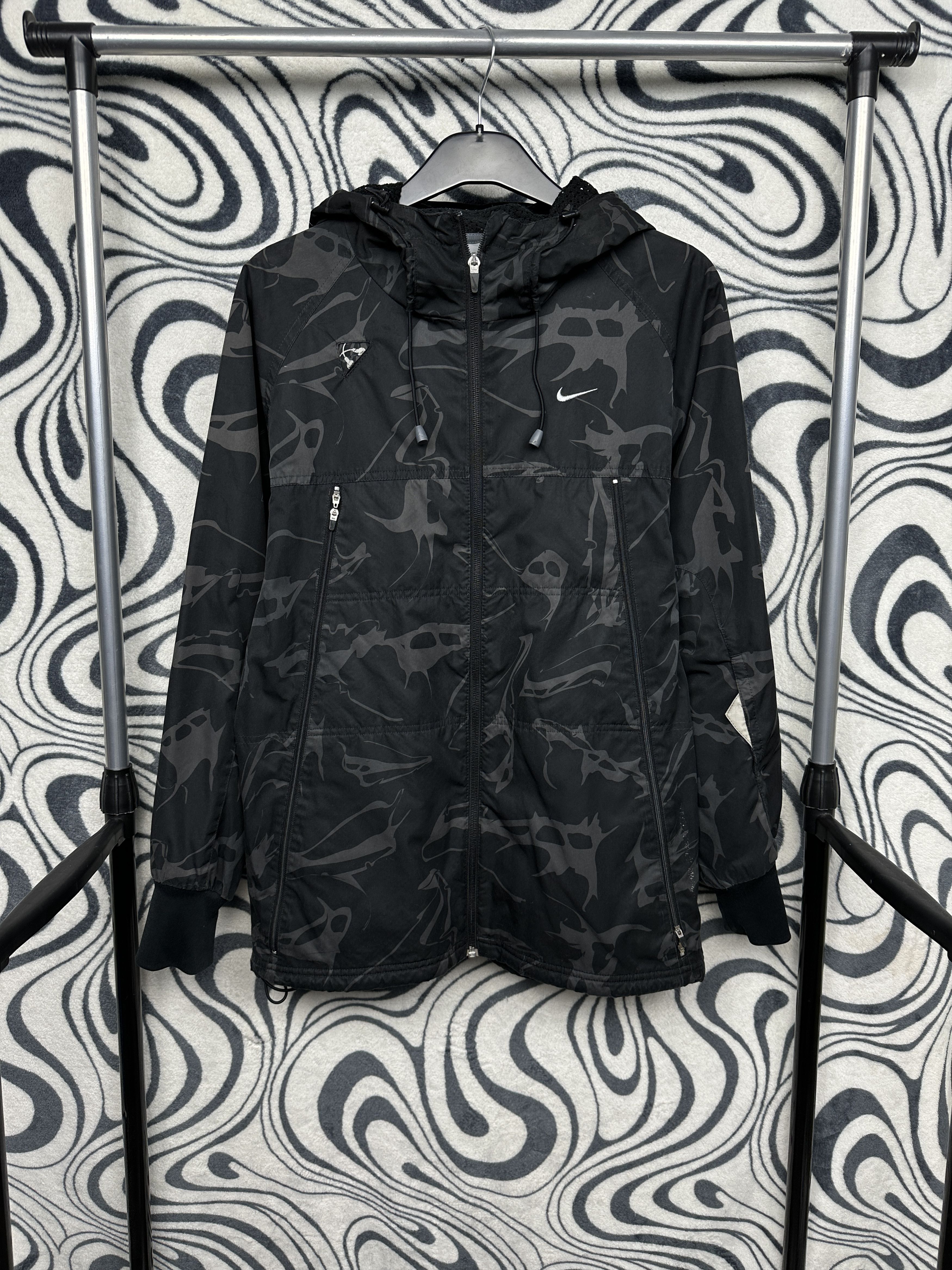 Nike Nike Camo Mens Windbreaker Jacket Y2K Drill style Size US S / EU 44-46 / 1 - 1 Thumbnail