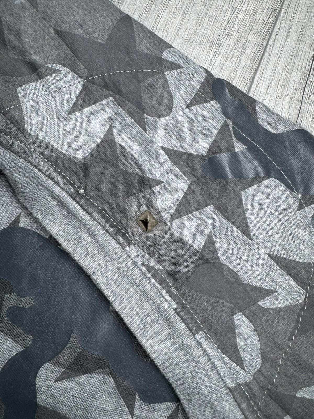 Valentino Valentino Camo Stars t shirt L Size US L / EU 52-54 / 3 - 7 Thumbnail