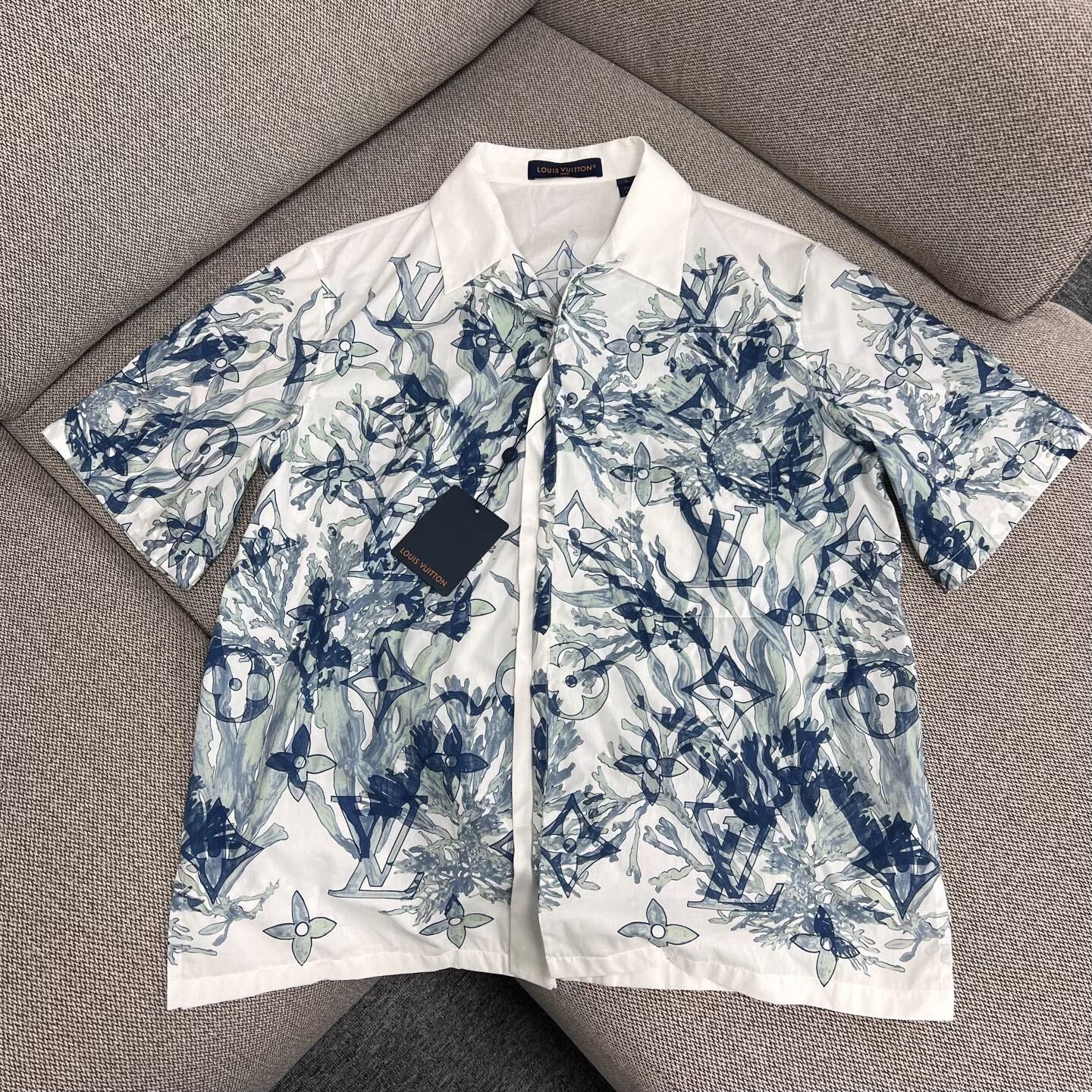 Louis Vuitton Louis Vuitton Multi Shirt l Men Size US L / EU 52-54 / 3 - 1 Thumbnail