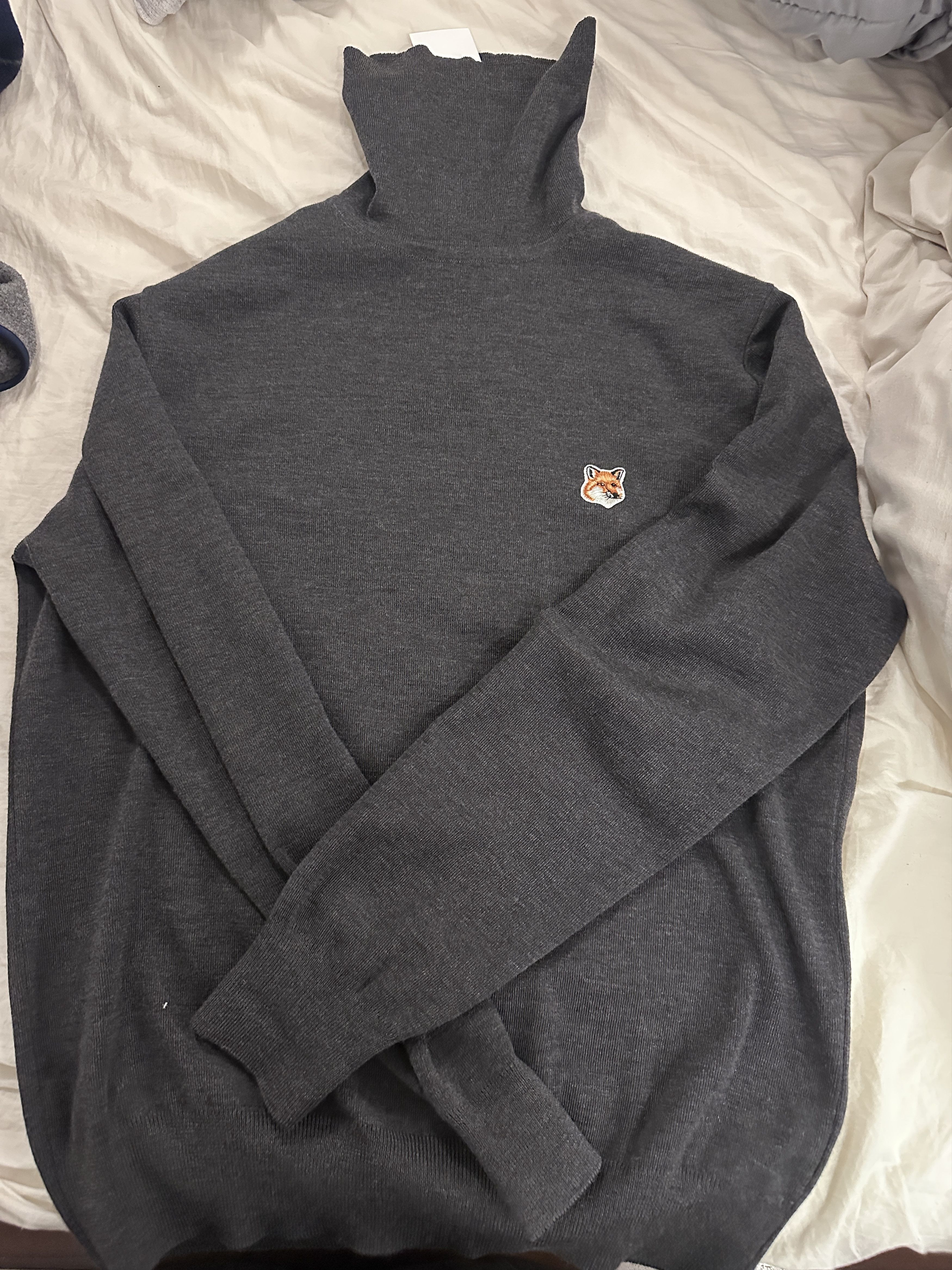 Maison Kitsune Maison Kitsuné Charcoal Fox Head Patch Turtleneck Pullover Size US L / EU 52-54 / 3 - 5 Thumbnail