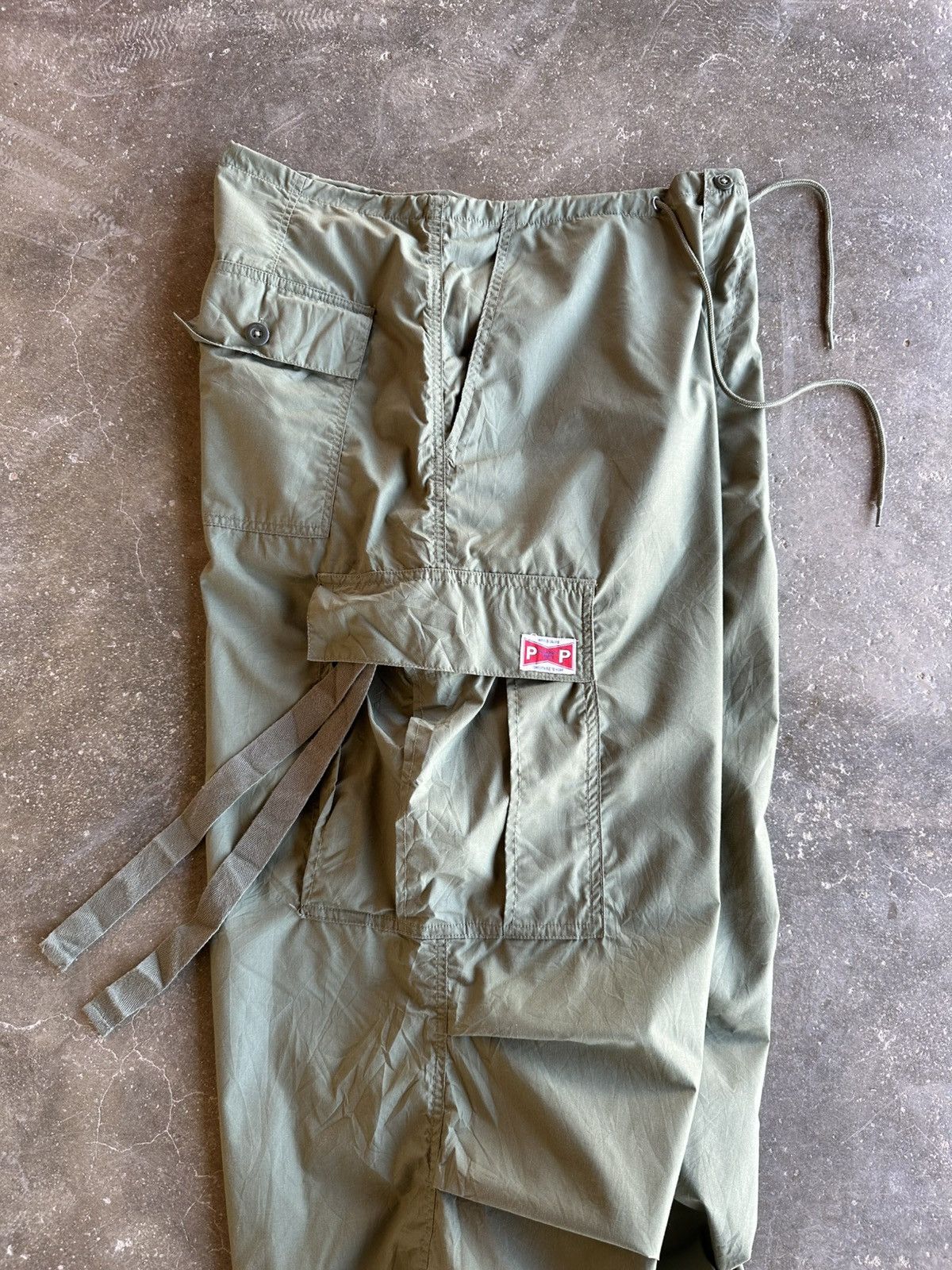 Japanese Brand SEND OFFER🍁BAGGY PARACHUTE JAPANESEBRAND FREAKS BALLON PANT Size US 34 / EU 50 - 15 Thumbnail