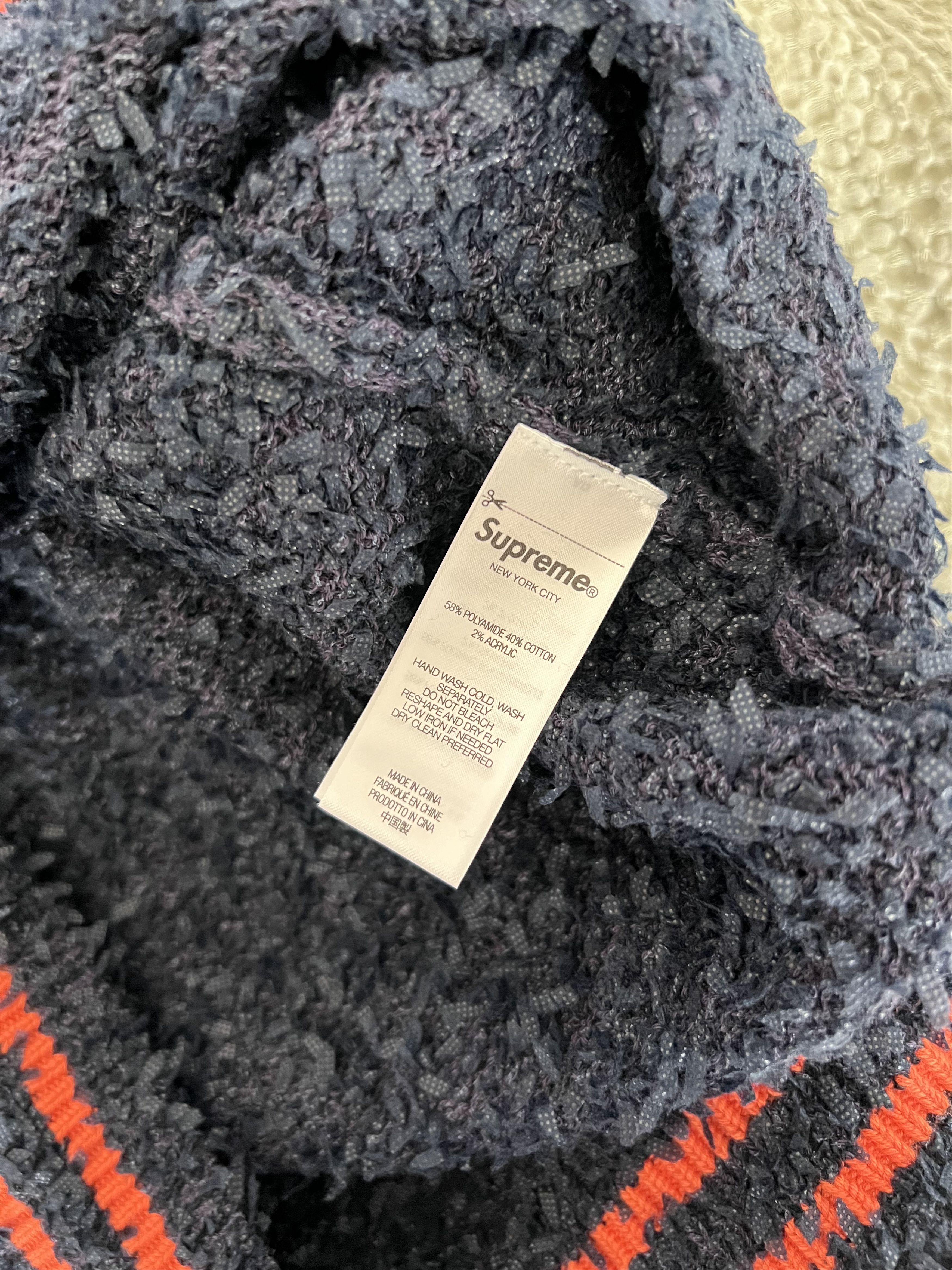 Supreme Supreme Textured Arc Logo Sweater in Navy Size US XL / EU 56 / 4 - 7 Thumbnail