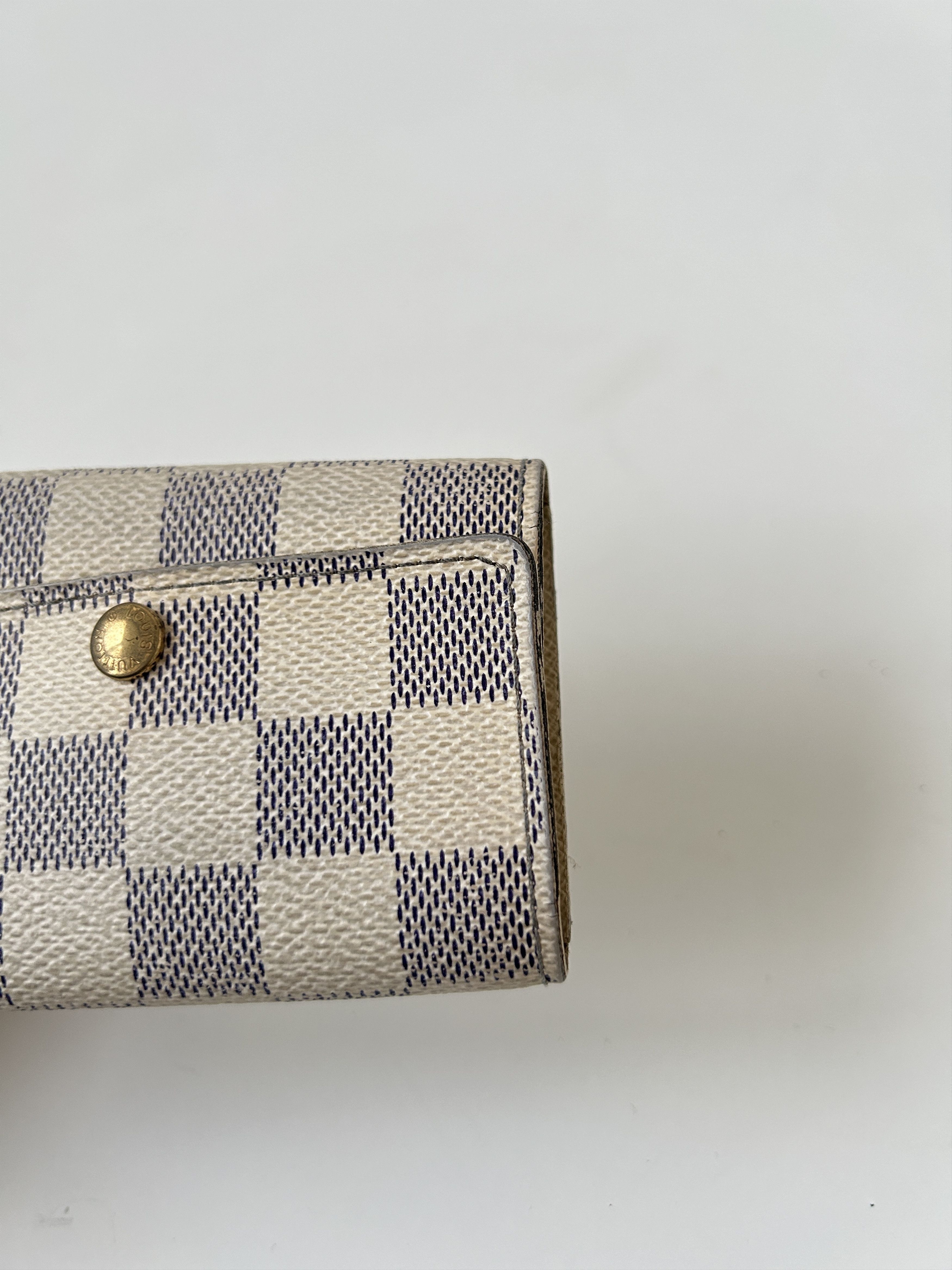 Louis Vuitton Louis Vuitton damier azur key holder Size ONE SIZE - 5 Thumbnail