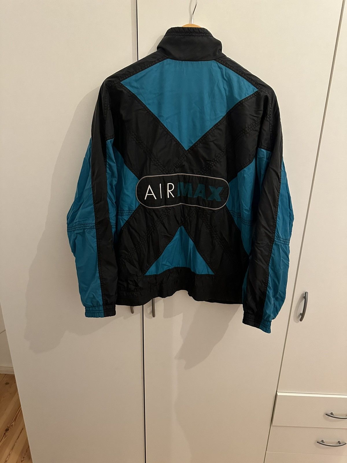 Nike Nike Air Max Jacket Windbreaker Size M Vintage Jacke Retro Size US M / EU 48-50 / 2 - 11 Thumbnail