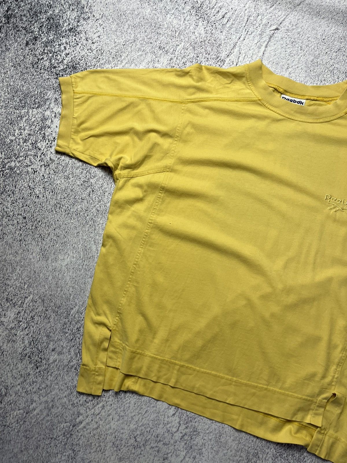 Reebok Vintage 90s Reebok Big Logo Casual Faded T-shirt Sport Style Size US XL / EU 56 / 4 - 7 Thumbnail