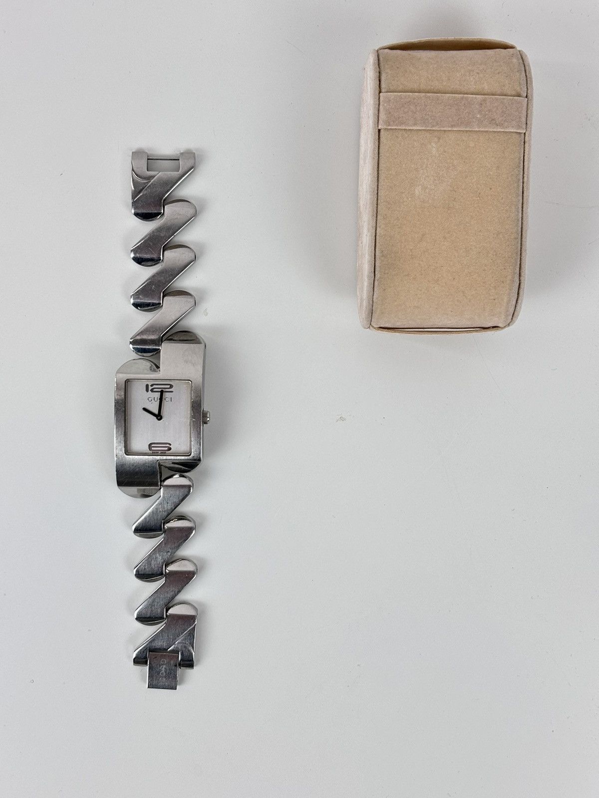 Designer × Gucci × Paolo Gucci RARE 2055G Swiss Made Stainless Steel ZigZag Bracelet Quartz Wristwatch Size ONE SIZE - 3 Thumbnail