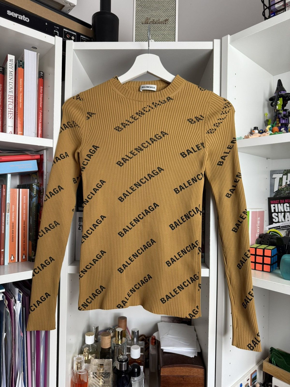 Balenciaga × Designer Balenciaga all over print logo longsleeve sweater S designer Size S / US 4 / IT 40 - 1 Thumbnail