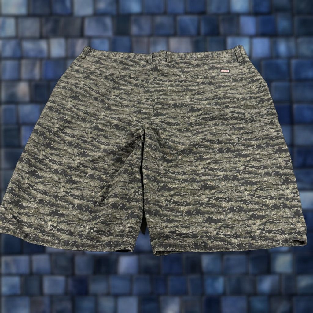 Dickies Dickies Shorts Men 40x12 Camo Tiger Stripe Digital Military Army Baggy Wide Leg Casual Cargo Pockets Mens Size US 40 / EU 56 - 1 Thumbnail