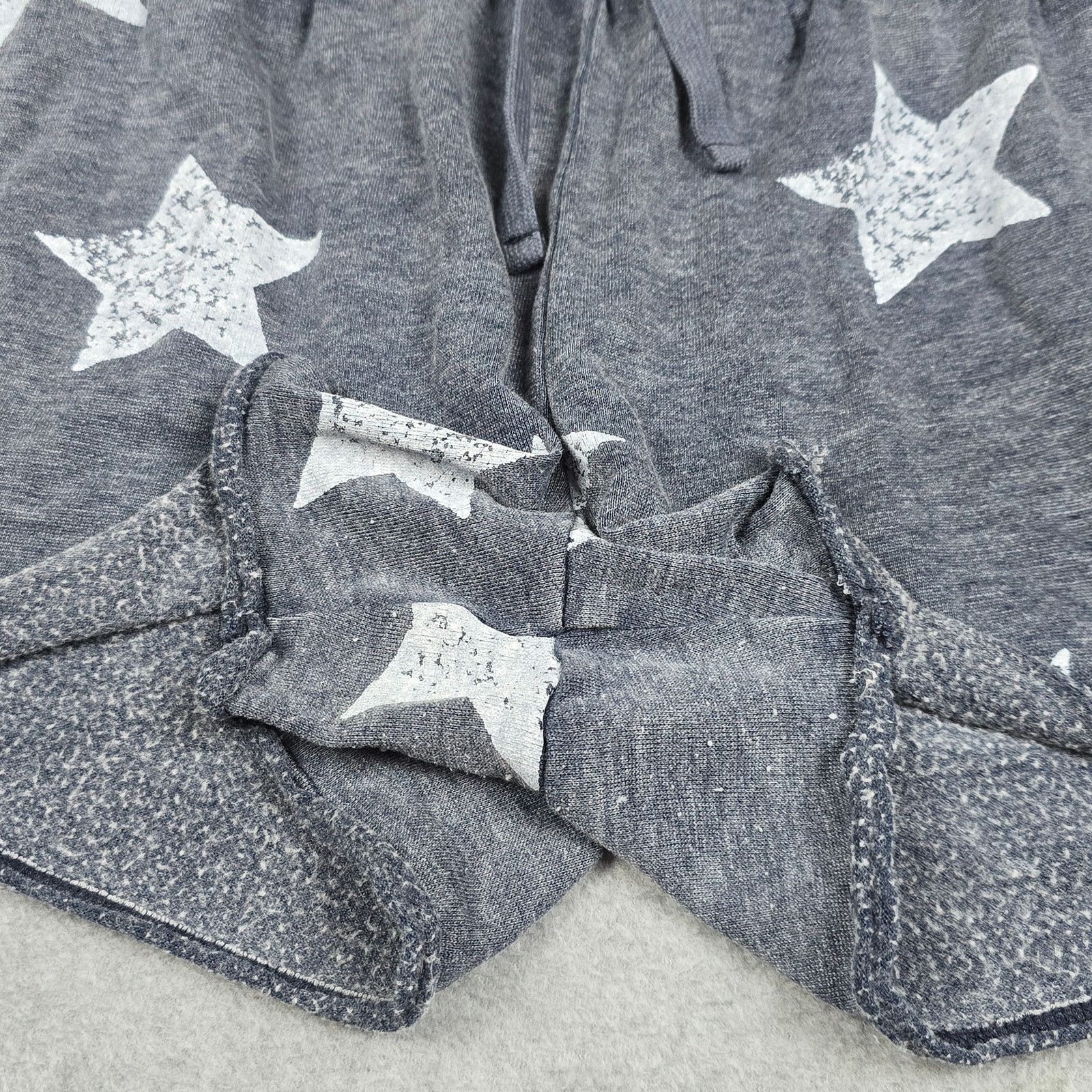 Splendid Splendid Large Sweatshort Navy Star Print Raw Hem Drawstring Size 34" / US 12 / IT 48 - 5 Thumbnail