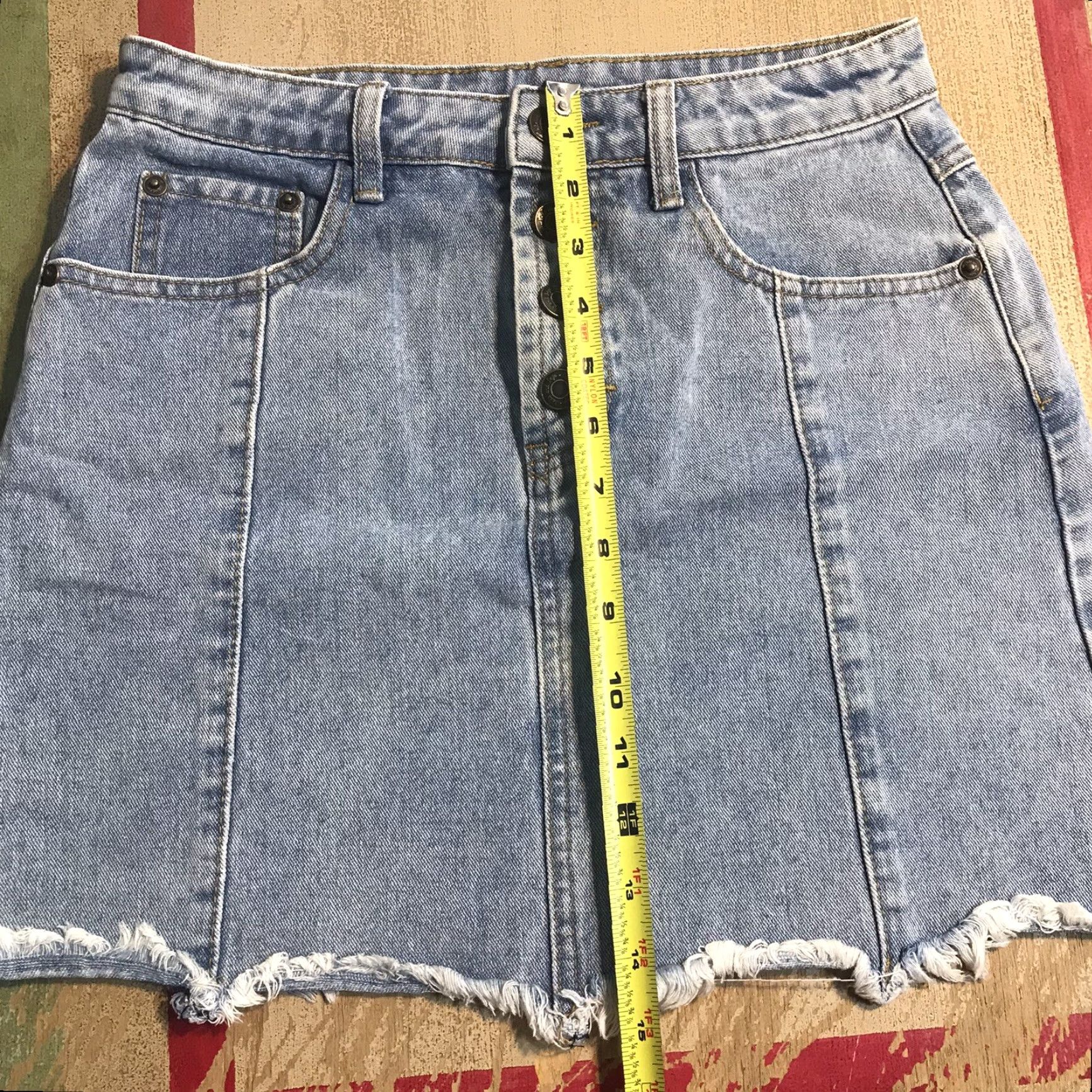 Denime Sadie & Sage Blue Denim Cut Off Mini Skirt Womens Small Raw Hem Button Fly Skirt Bohemian Hippie American Size 28" / US 6 / IT 42 - 7 Thumbnail