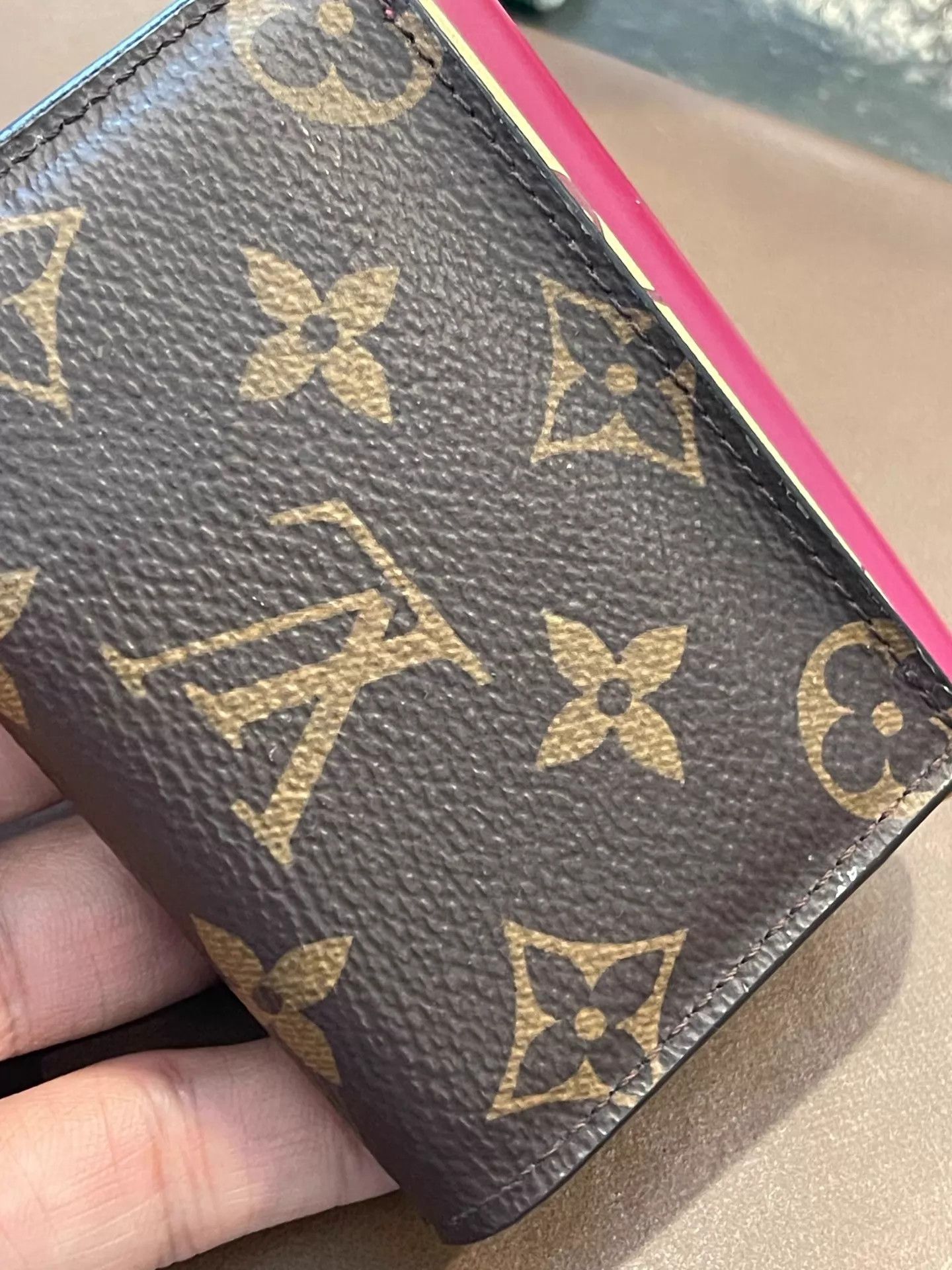 Louis Vuitton LV tri-fold monogram cherry red card holder Size ONE SIZE - 3 Thumbnail