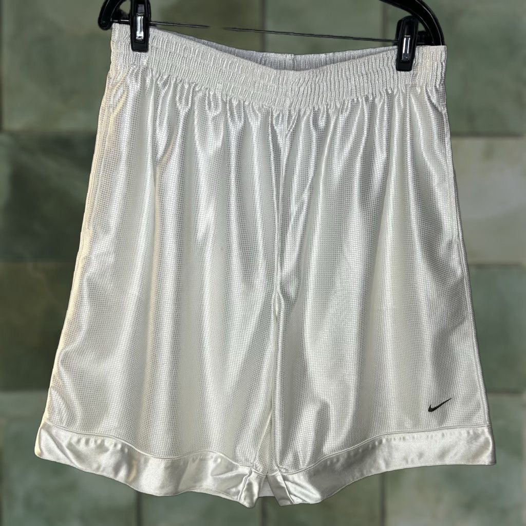 Nike Vintage Nike Dazzle Silky Basketball Shorts White Olive Green Swoosh Men’s Large Shorts Basketball Nike White Olive Green Dazzle Swoosh Mens Large Size US 33 - 1 Thumbnail
