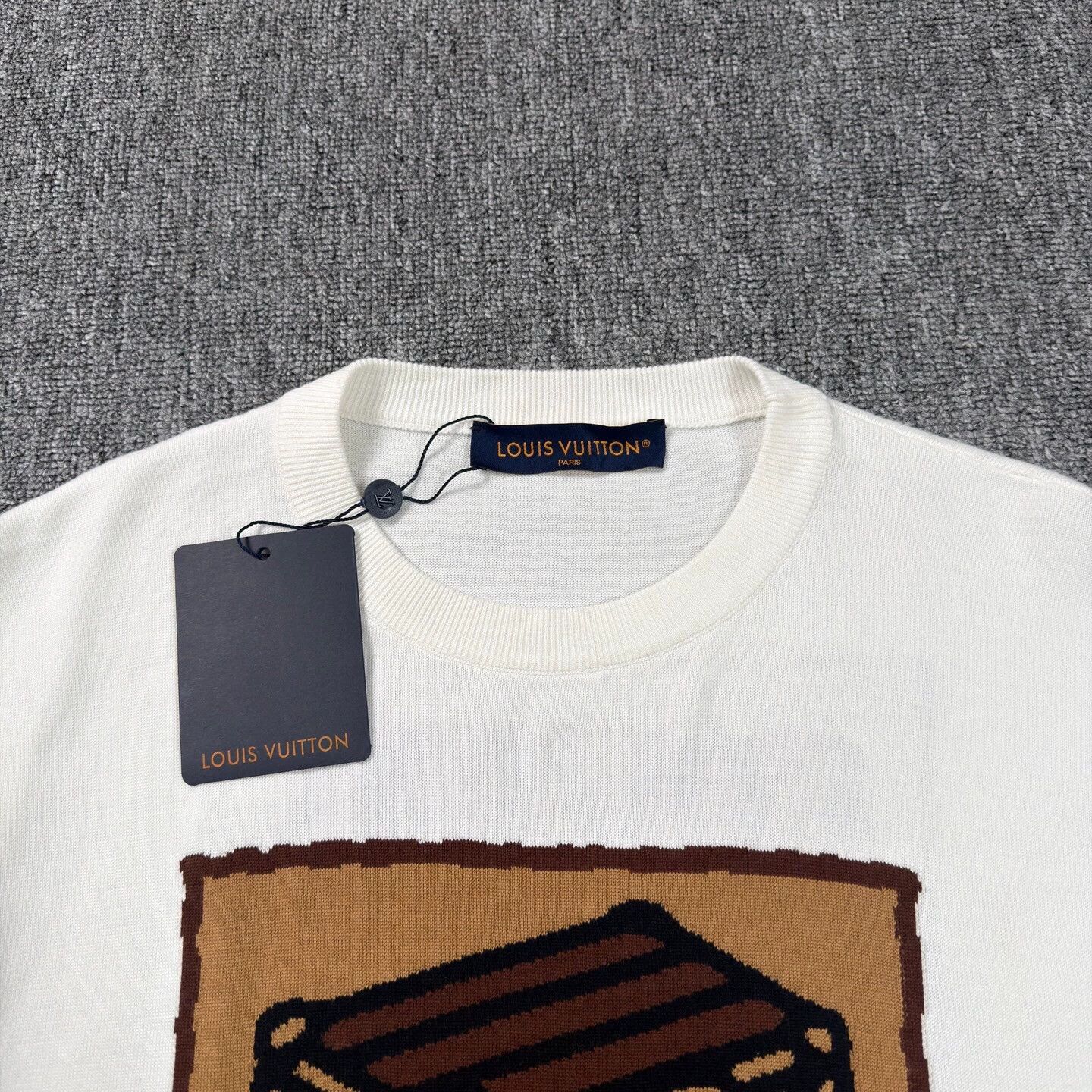 Louis Vuitton LV 26 white trunk print knit short sleeve M Size US M / EU 48-50 / 2 - 3 Thumbnail