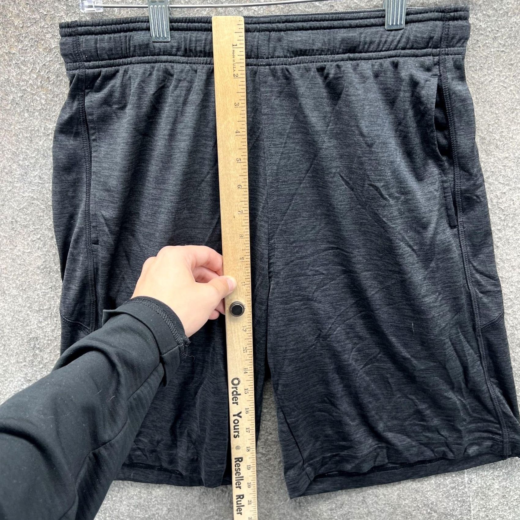 Under Armour Under Armour Shorts Mens Medium Gray HeatGear Athletic Running Training 9 Inseam Size US 31 - 5 Thumbnail