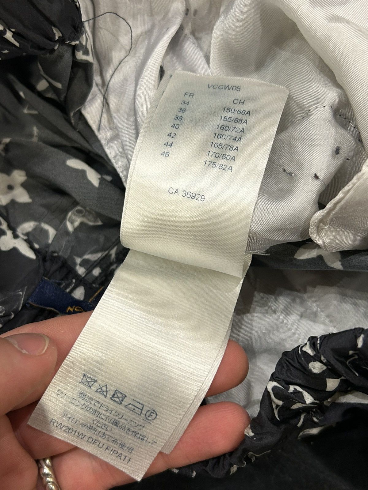 Louis Vuitton Louis Vuitton Nylon Stencil Monogram Pants Size 25" / US 0 / IT 36 - 6 Thumbnail