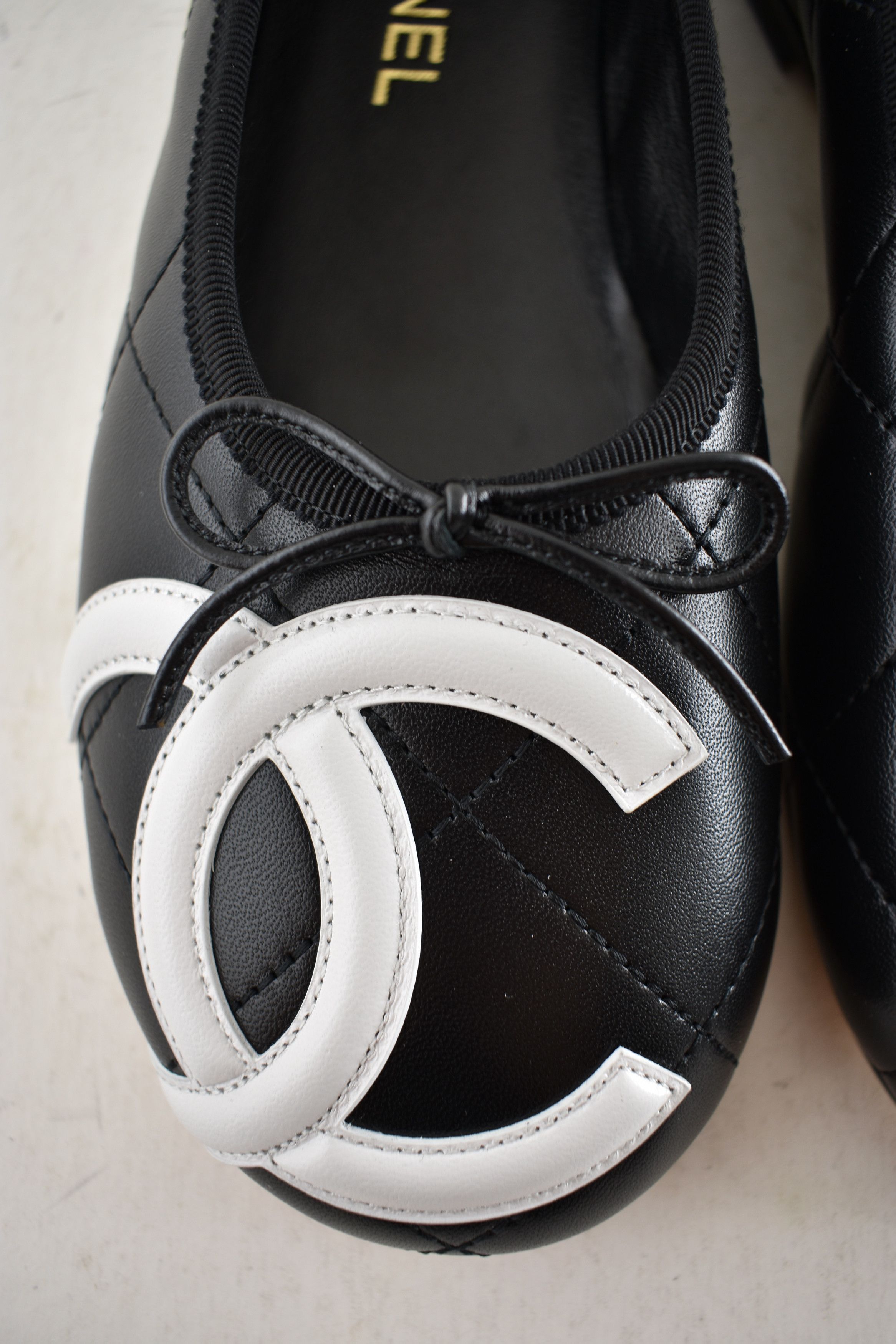 Chanel 26M Coco Beach Cambon White CC XL Ballet Ballerina Flat 37 Size US 7 / IT 37 - 10 Thumbnail