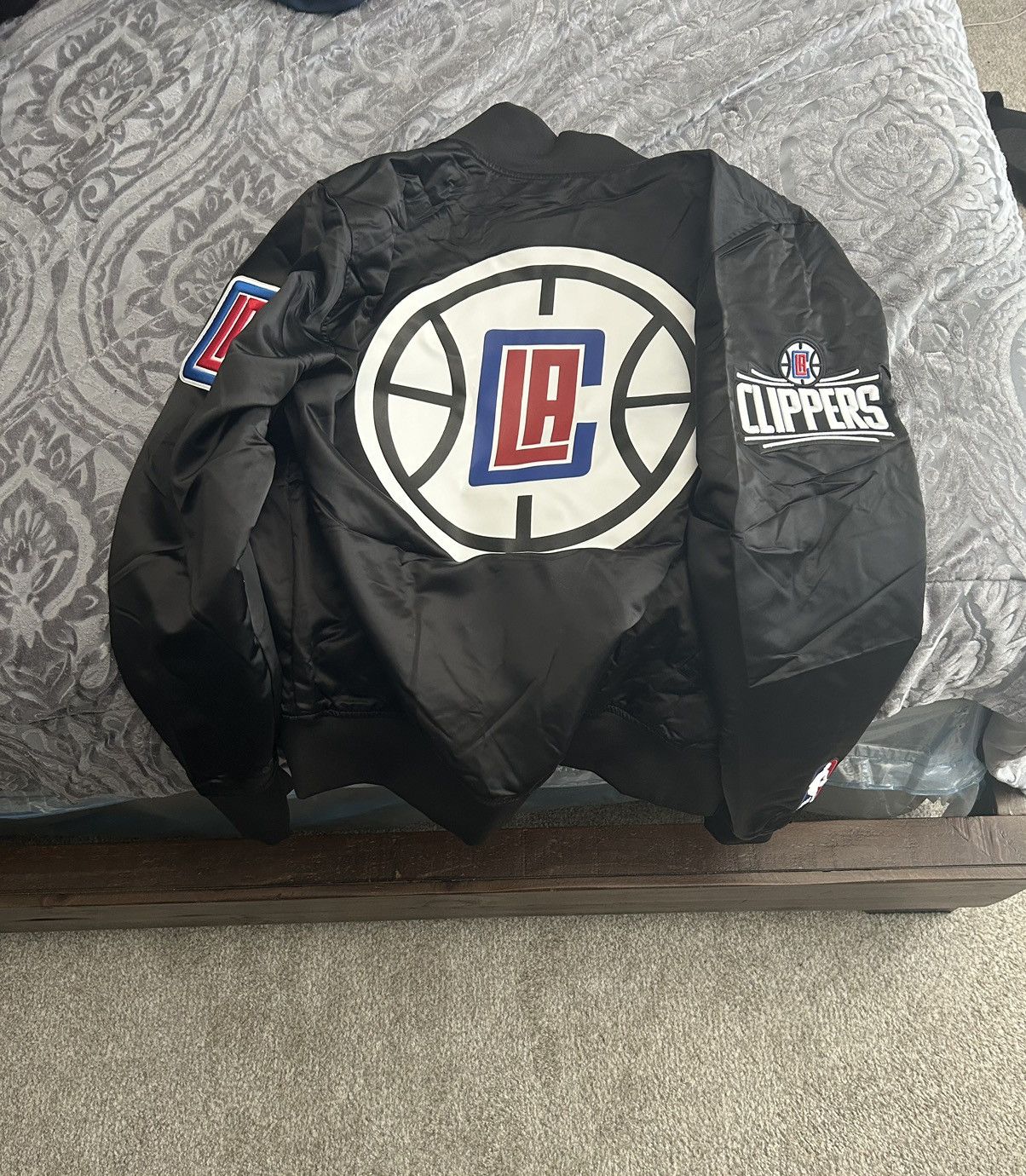 NBA × Pro Standard NBA LOS ANGELES CLIPPERS WORDMARK MEN'S SATIN JACKET Size US S / EU 44-46 / 1 - 3 Thumbnail