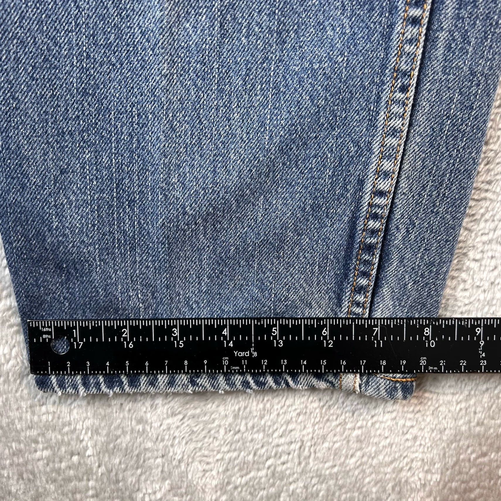 Levi's VINTAGE Levi's 550 Jeans Men 33x30 Regular Blue Cotton Denim Relaxed Tapered USA 90s Mens Jeans Size US 33 - 5 Thumbnail
